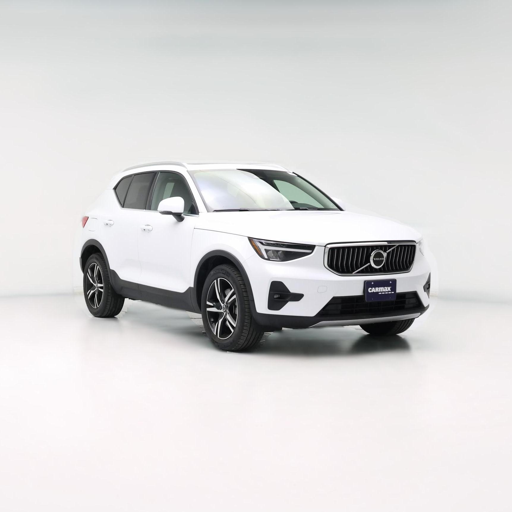 Thumbnail: 2023 Volvo XC40 - 1