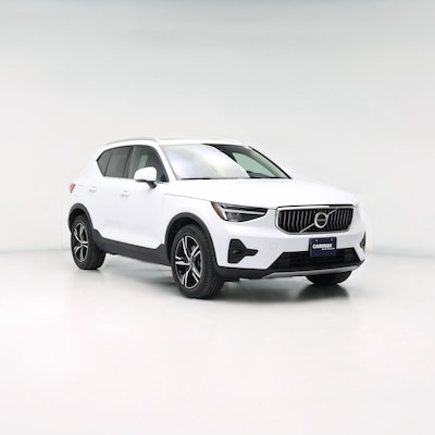 2023 Volvo XC40 B5 Plus Bright Theme