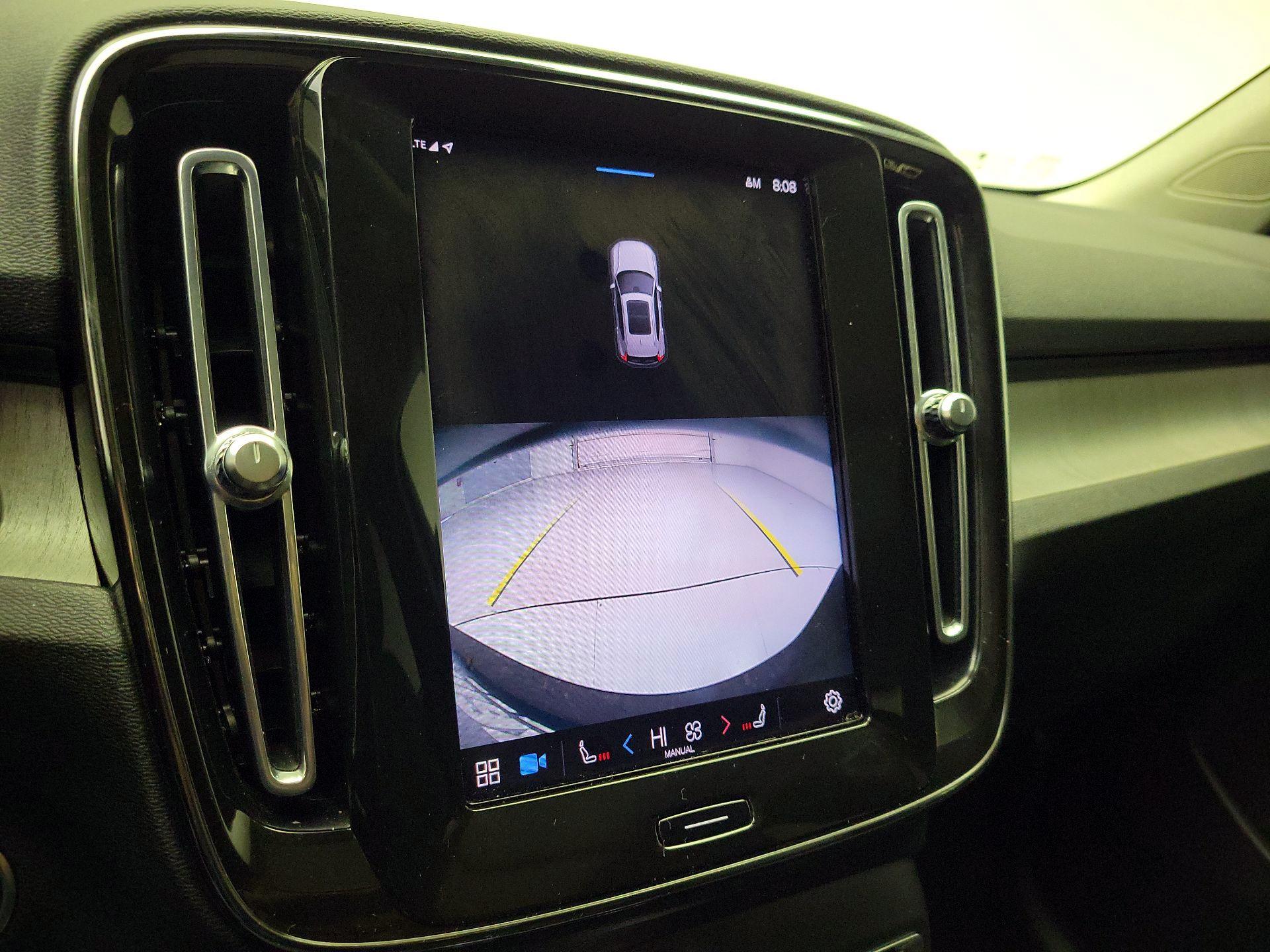 Thumbnail: 2023 Volvo XC40 - 14