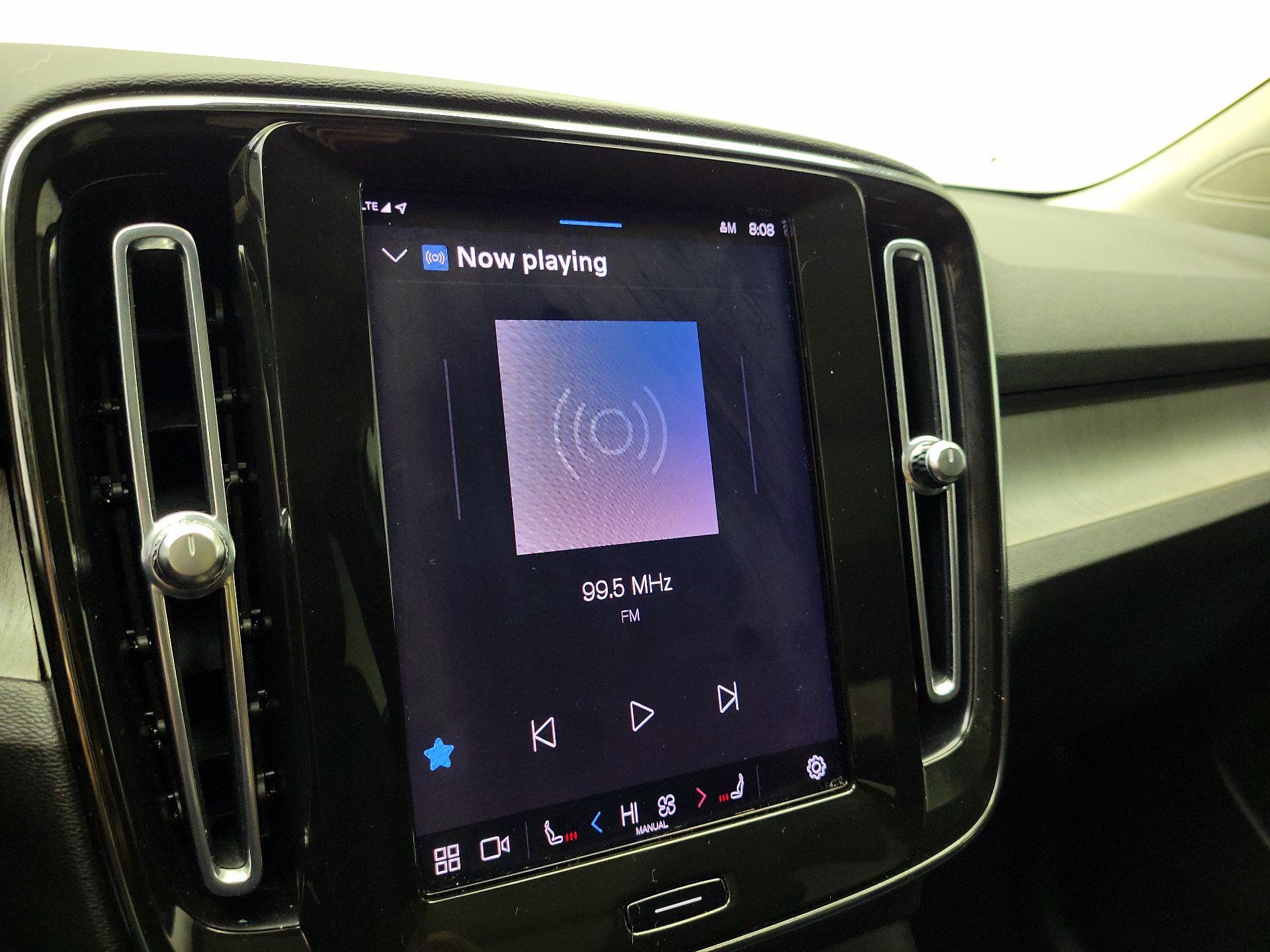 Thumbnail: 2023 Volvo XC40 - 15