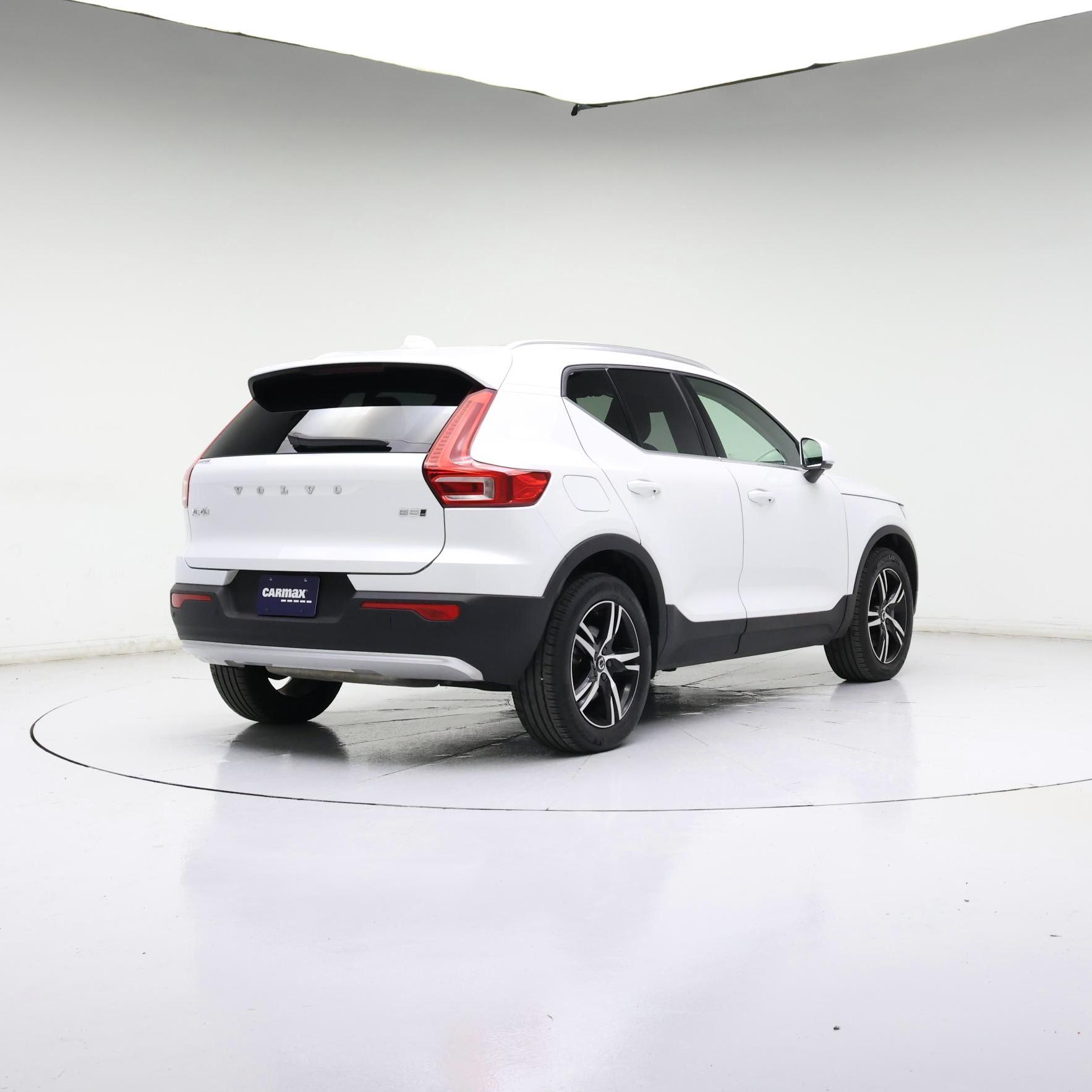 Thumbnail: 2023 Volvo XC40 - 8