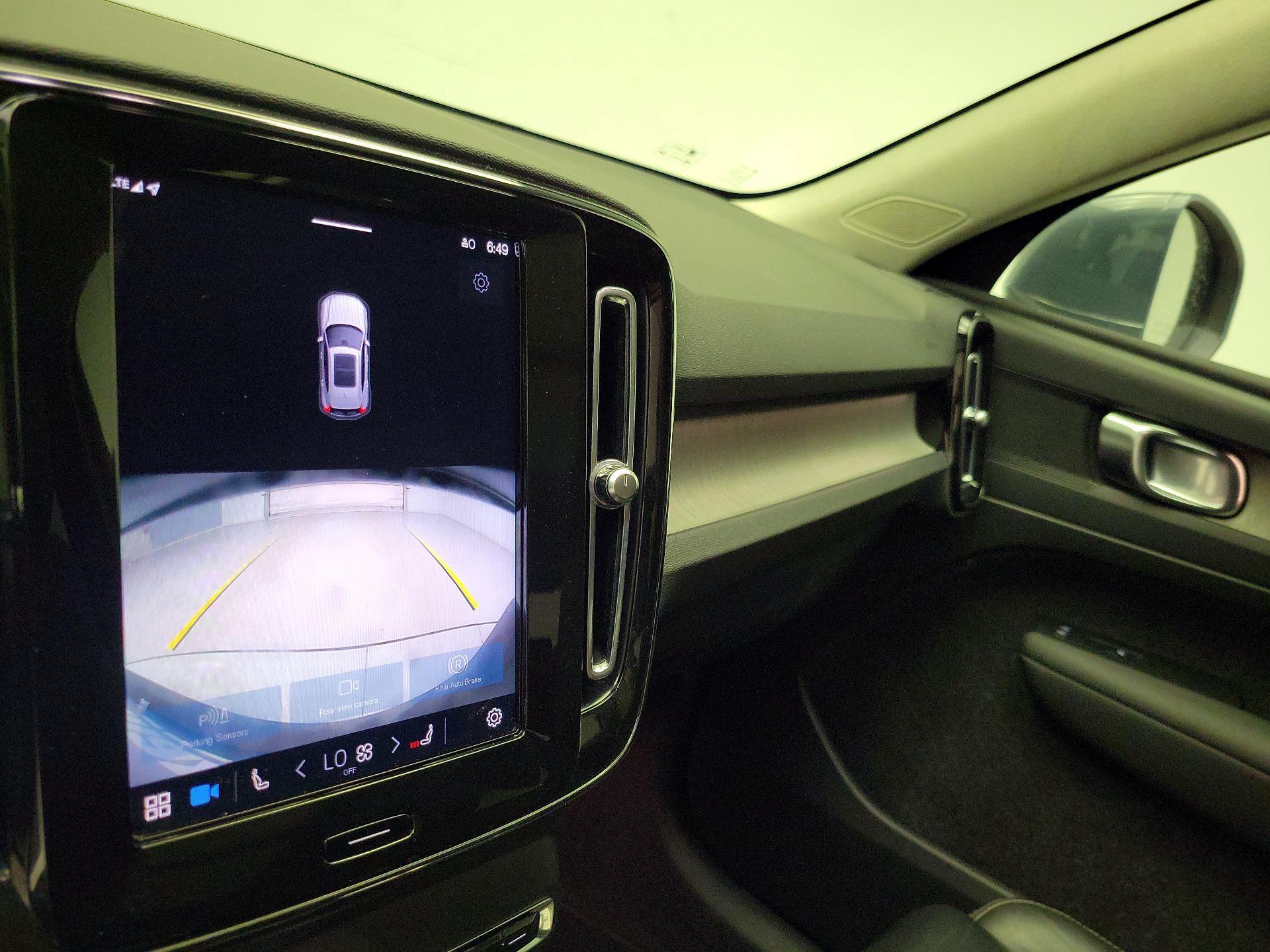 Thumbnail: 2023 Volvo XC40 - 15