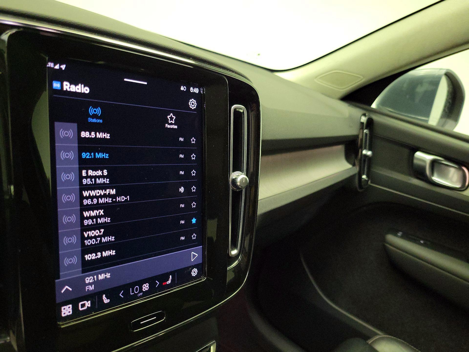 Thumbnail: 2023 Volvo XC40 - 16