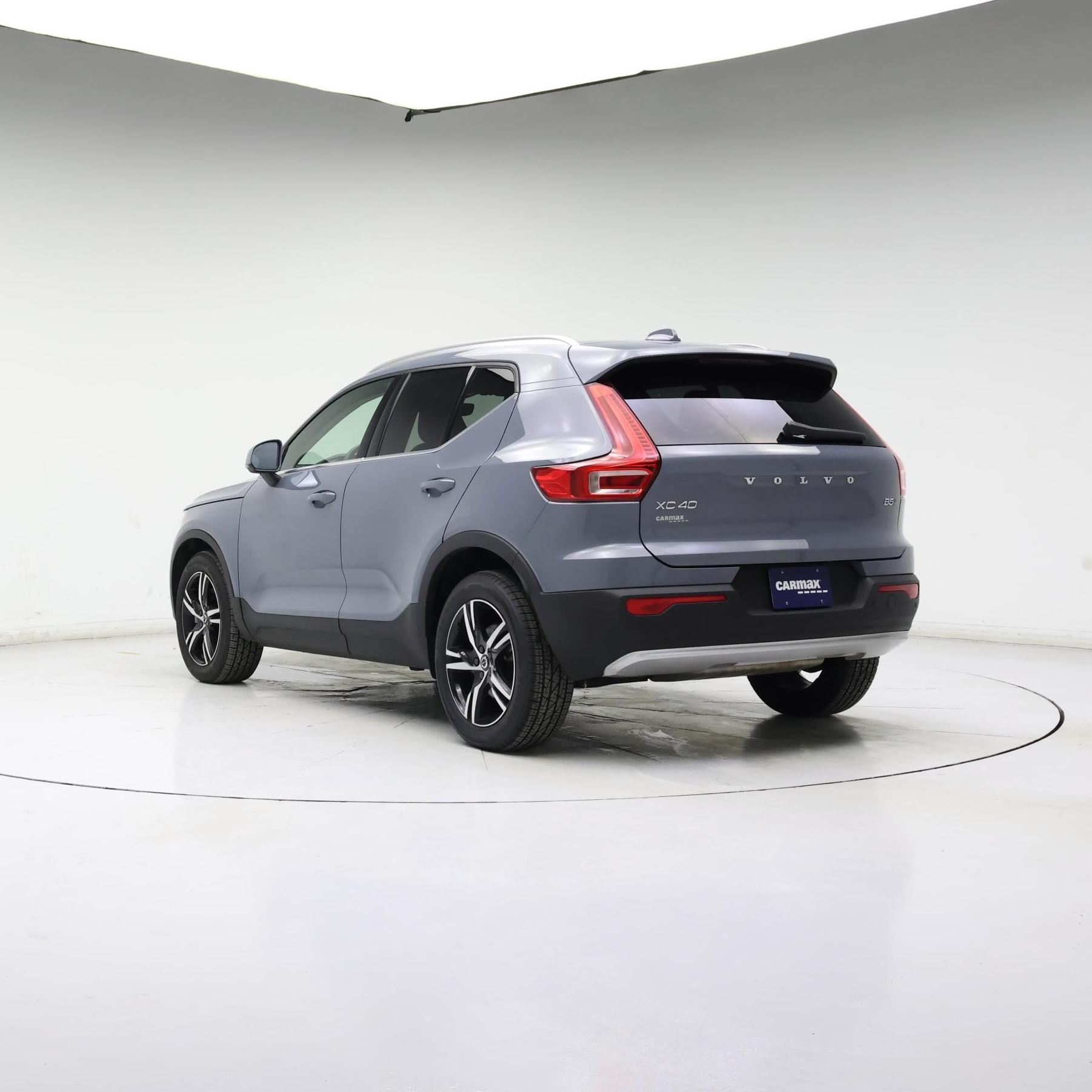 Thumbnail: 2023 Volvo XC40 - 2