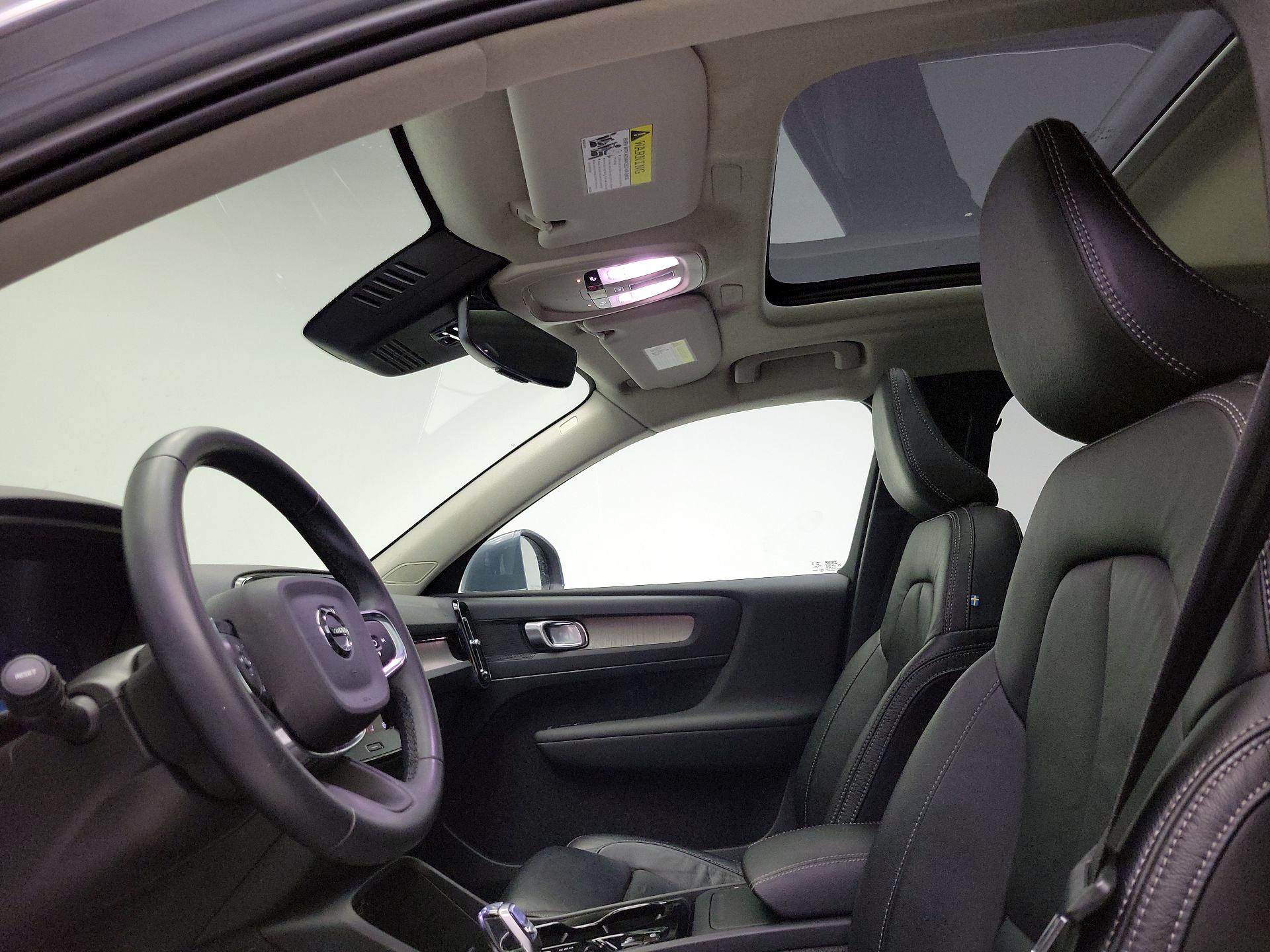 Thumbnail: 2023 Volvo XC40 - 20