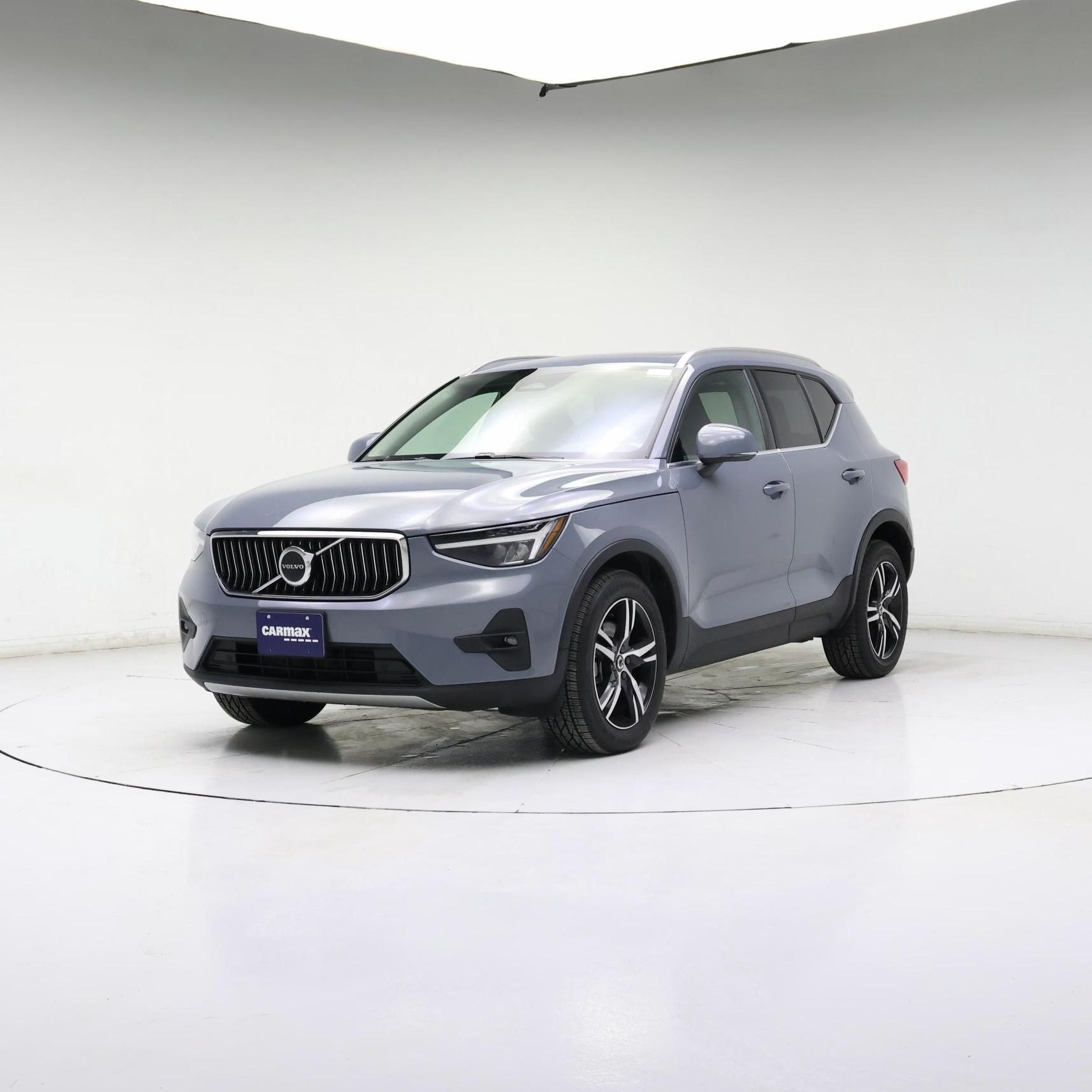 Thumbnail: 2023 Volvo XC40 - 4