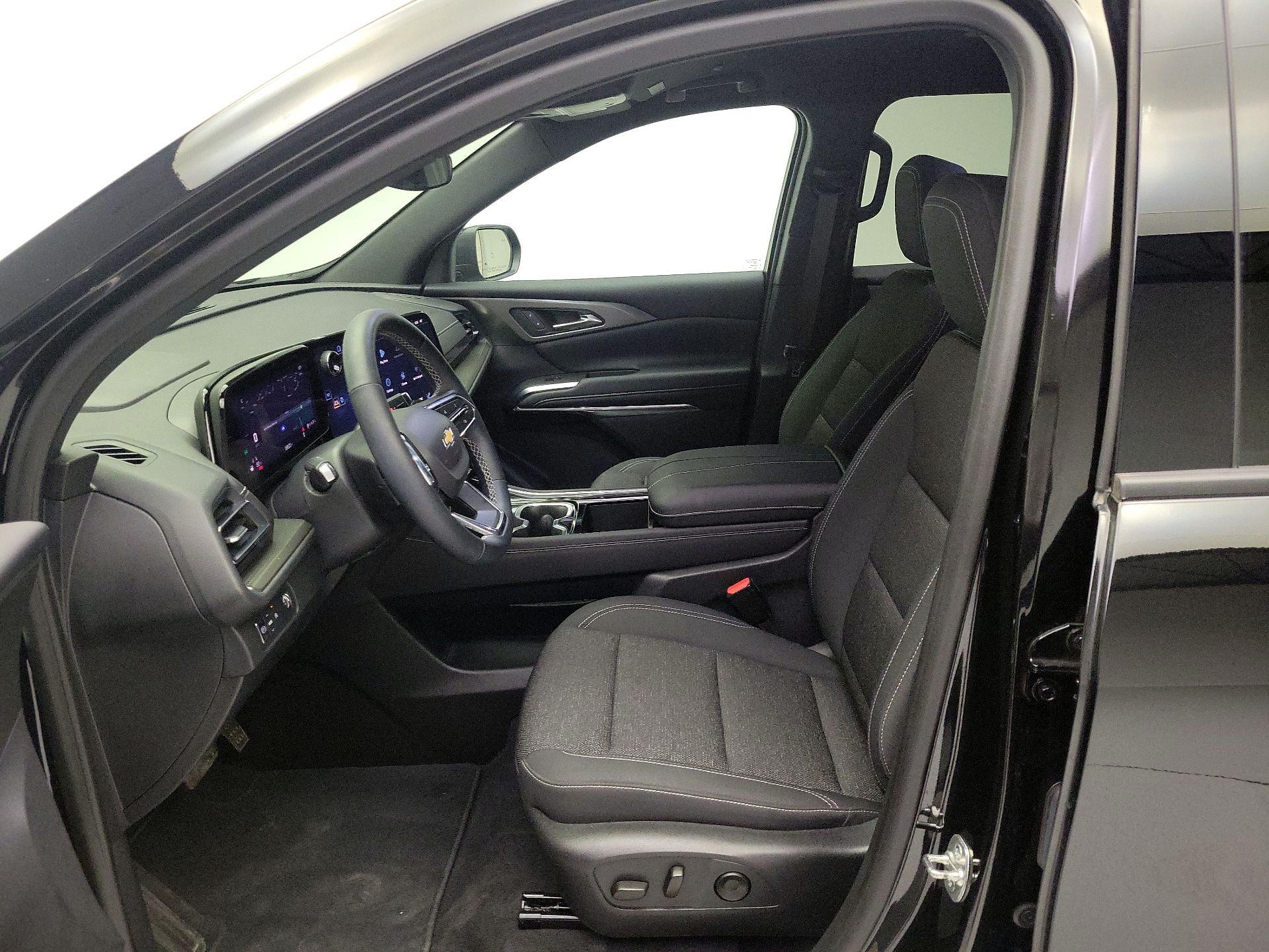 Thumbnail: 2025 Chevrolet Traverse - 11