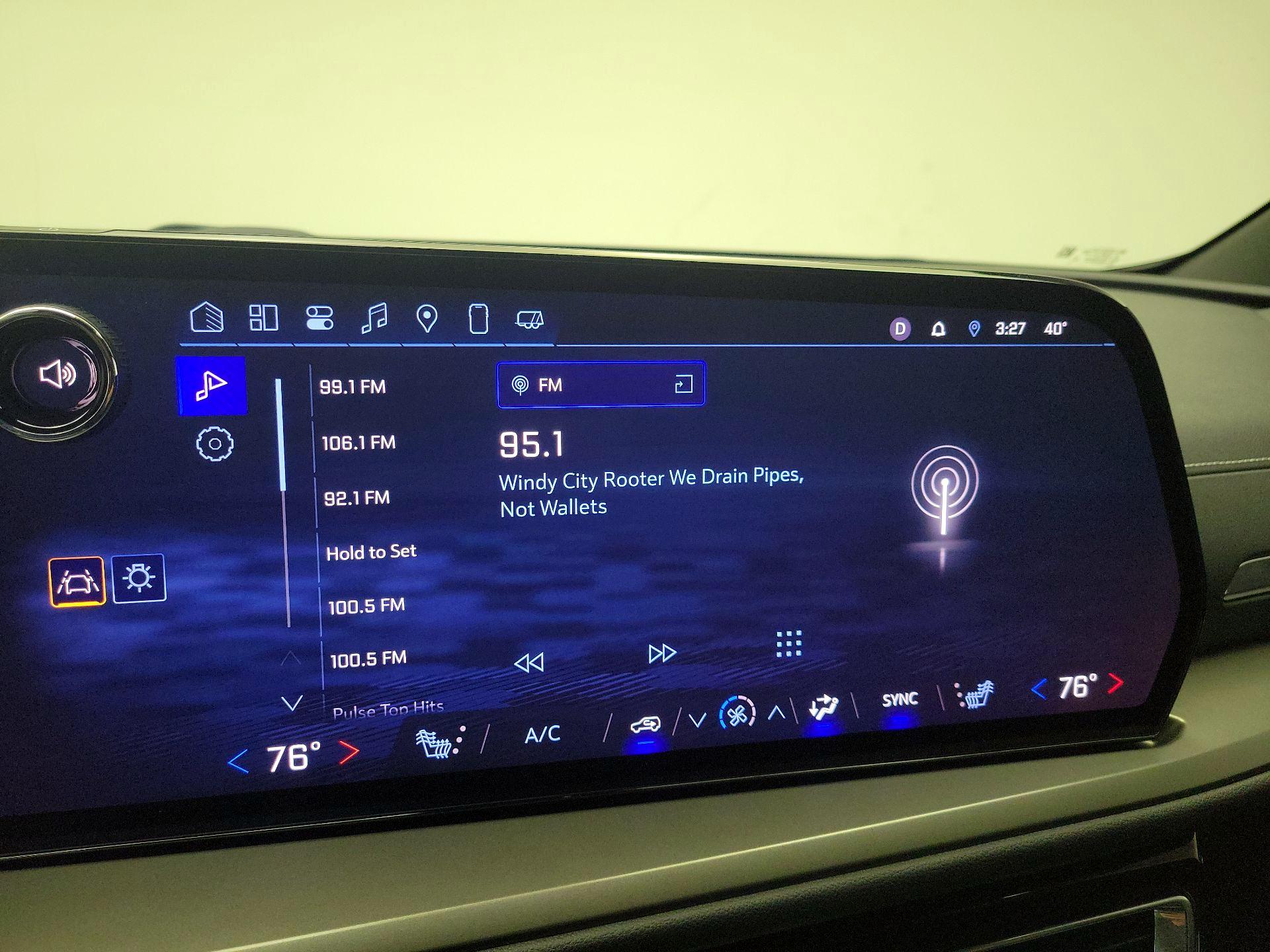 Thumbnail: 2025 Chevrolet Traverse - 16