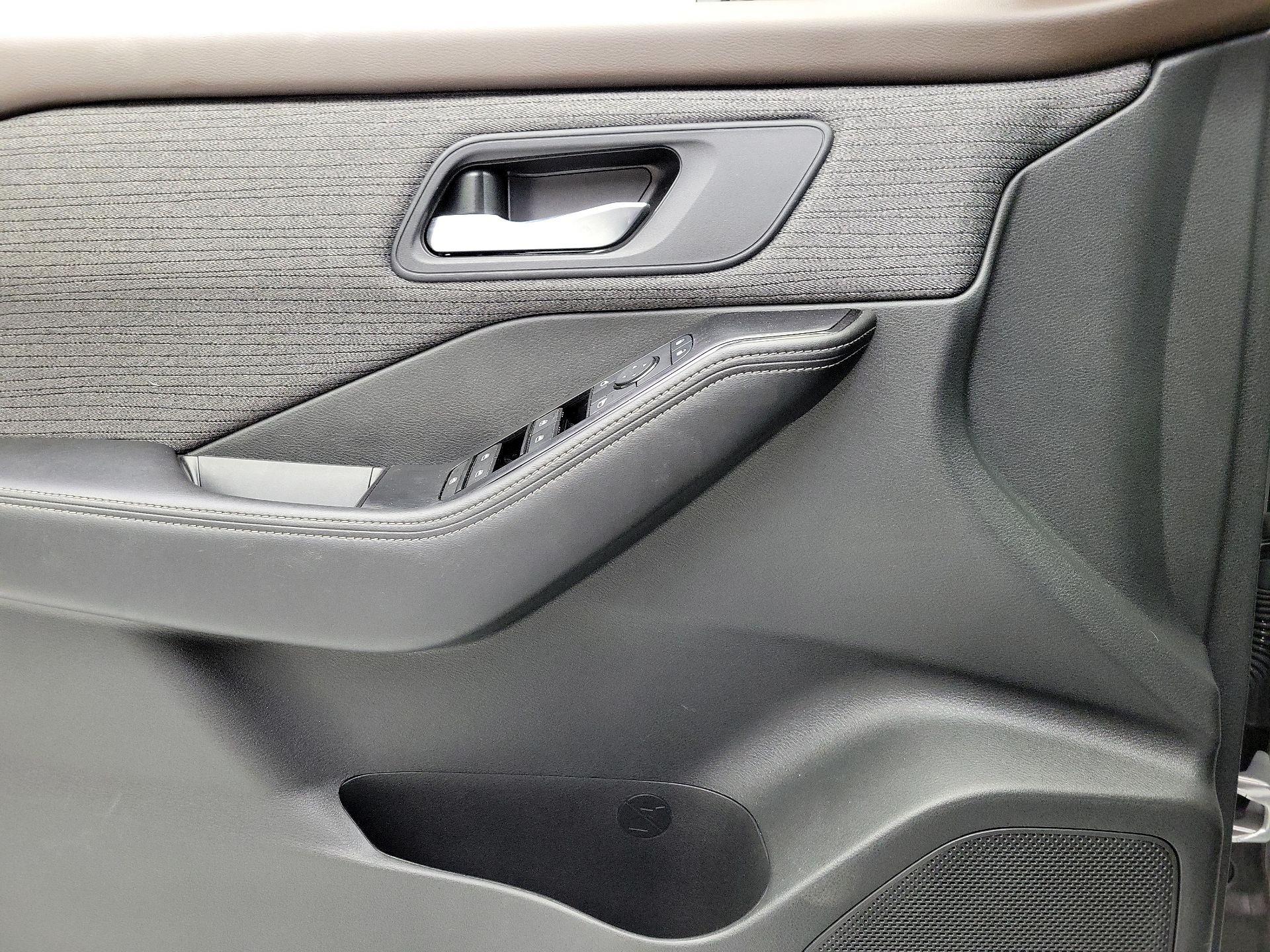 Thumbnail: 2022 Nissan Rogue - 12