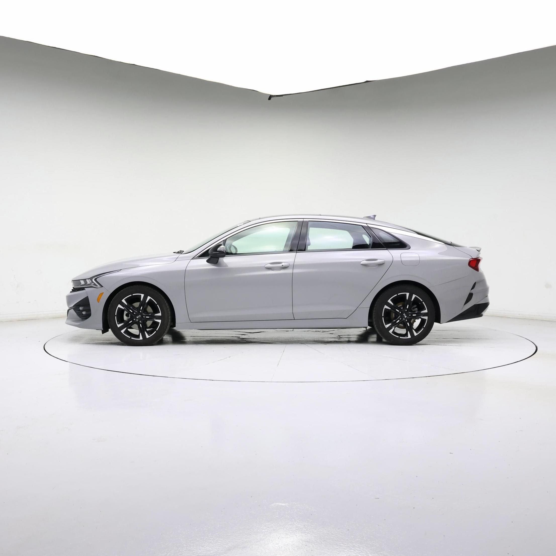 Thumbnail: 2021 Kia K5 - 3