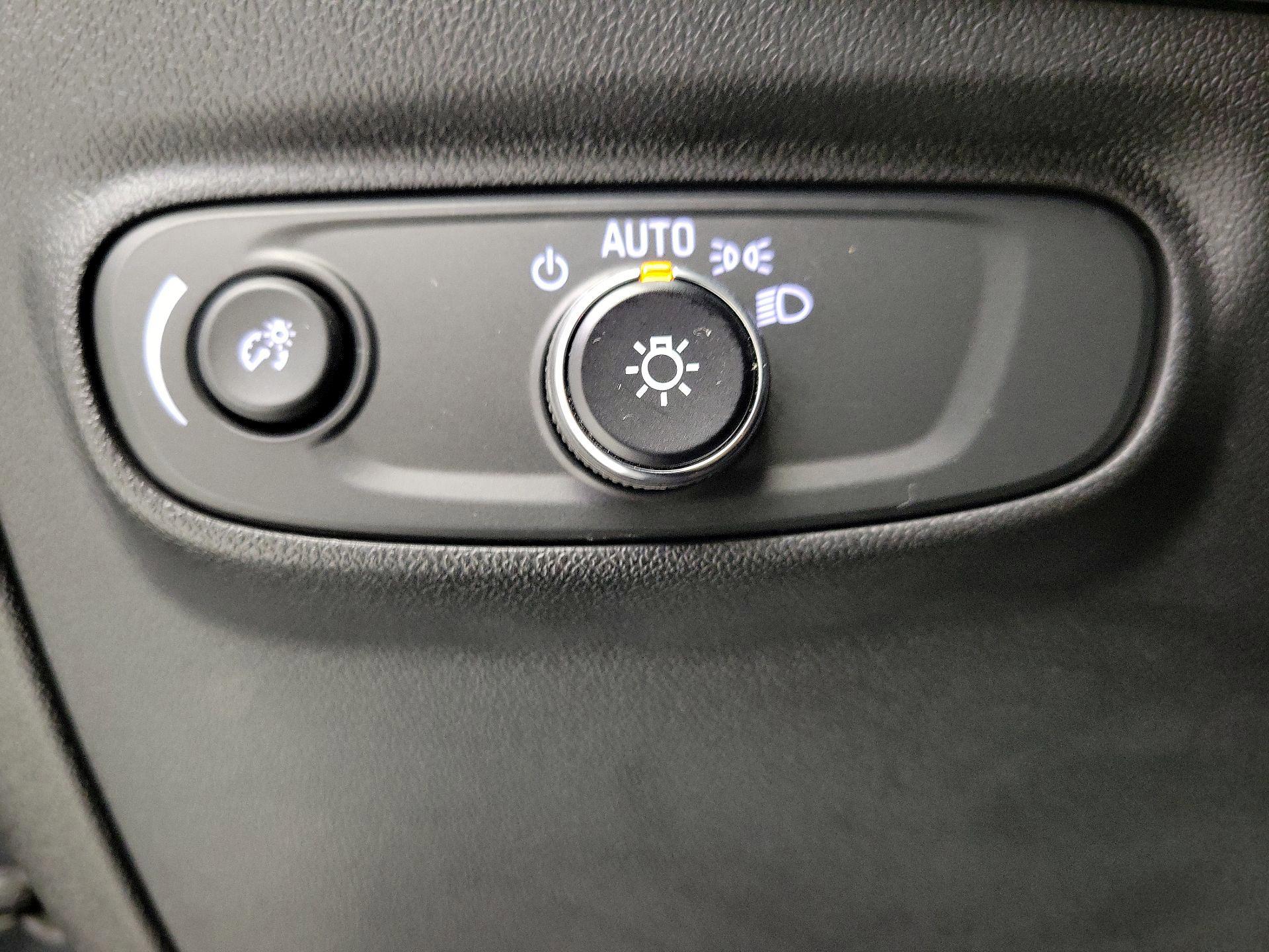 Thumbnail: 2022 Chevrolet Equinox - 13