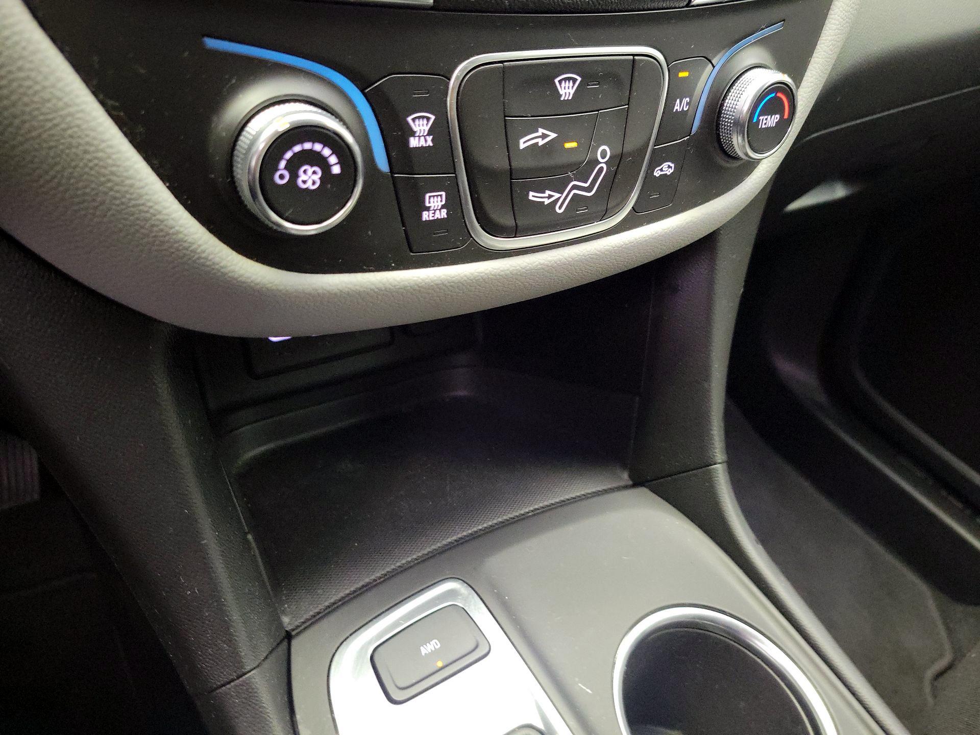 Thumbnail: 2022 Chevrolet Equinox - 16