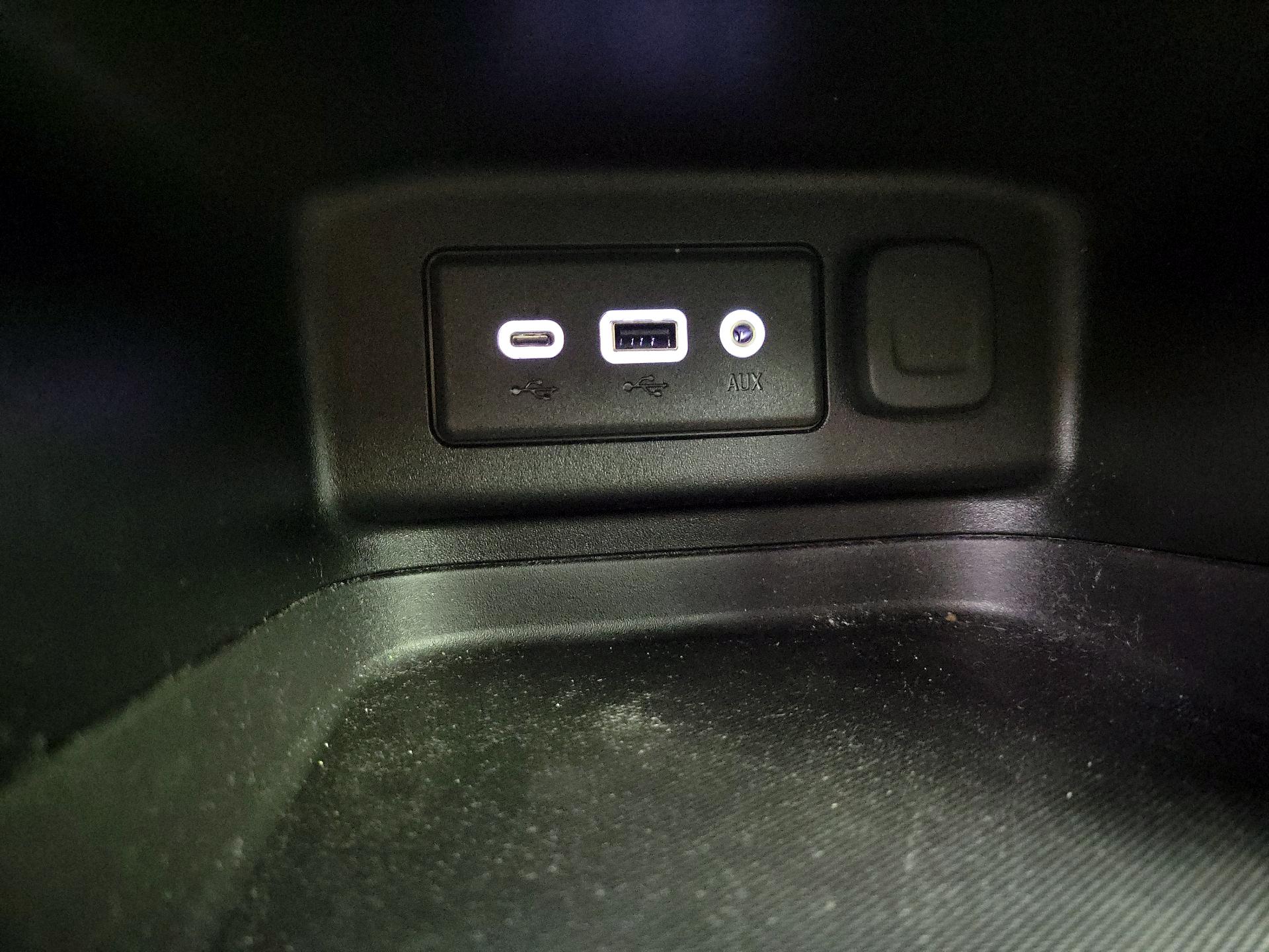 Thumbnail: 2022 Chevrolet Equinox - 18