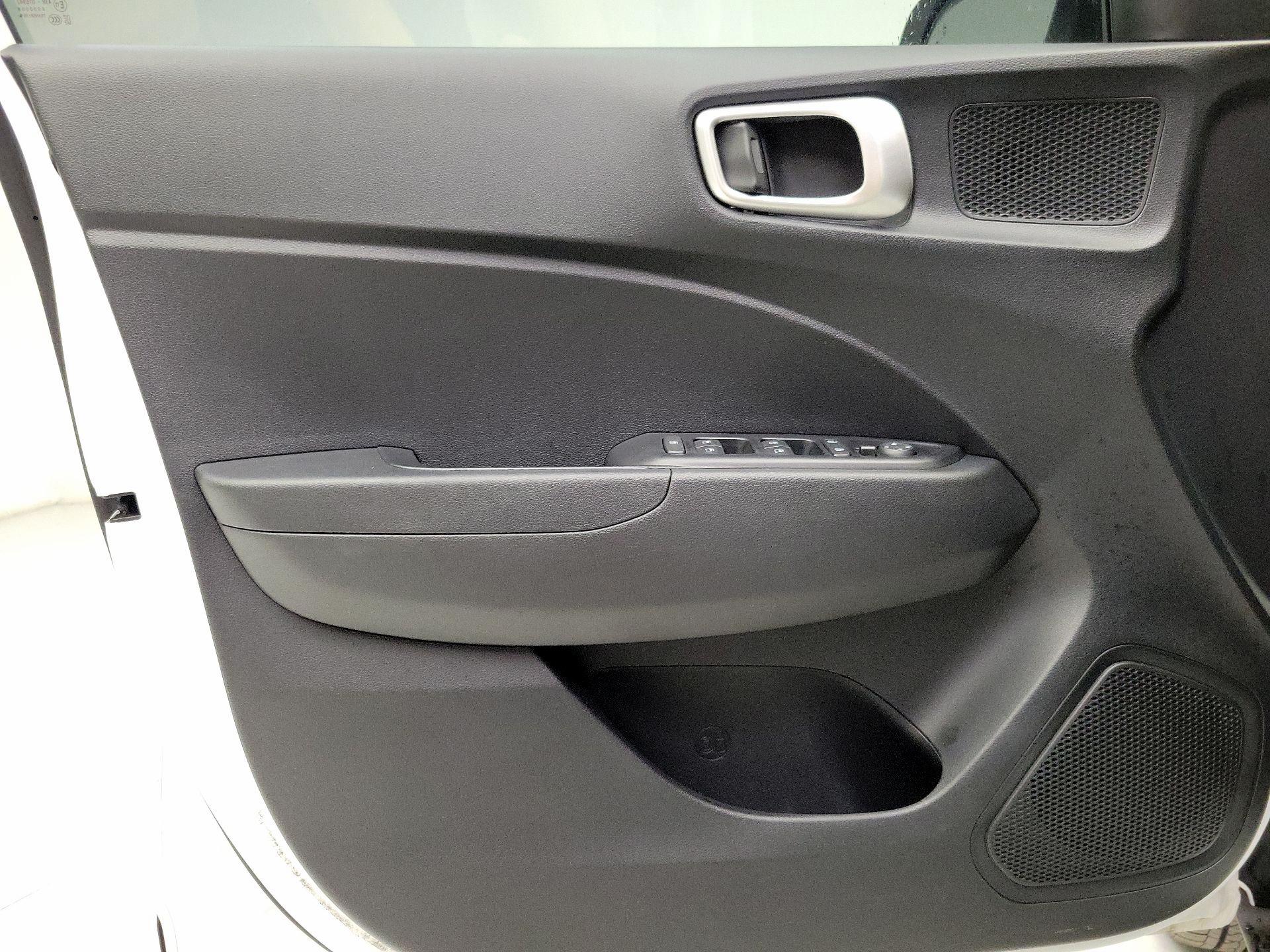 Thumbnail: 2023 Hyundai Venue - 12