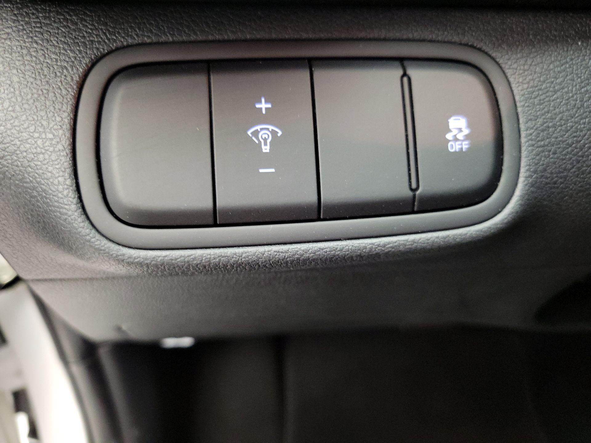 Thumbnail: 2023 Hyundai Venue - 13