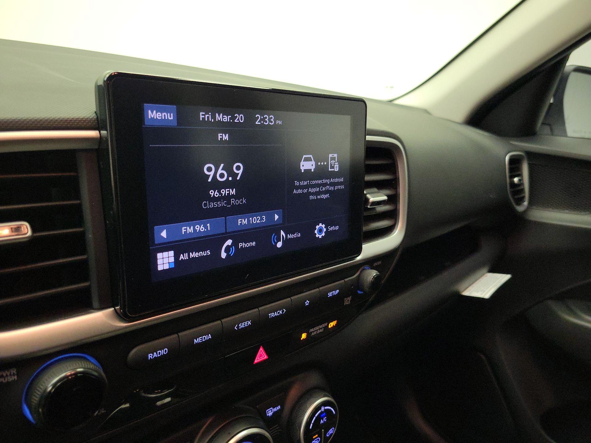 Thumbnail: 2023 Hyundai Venue - 15