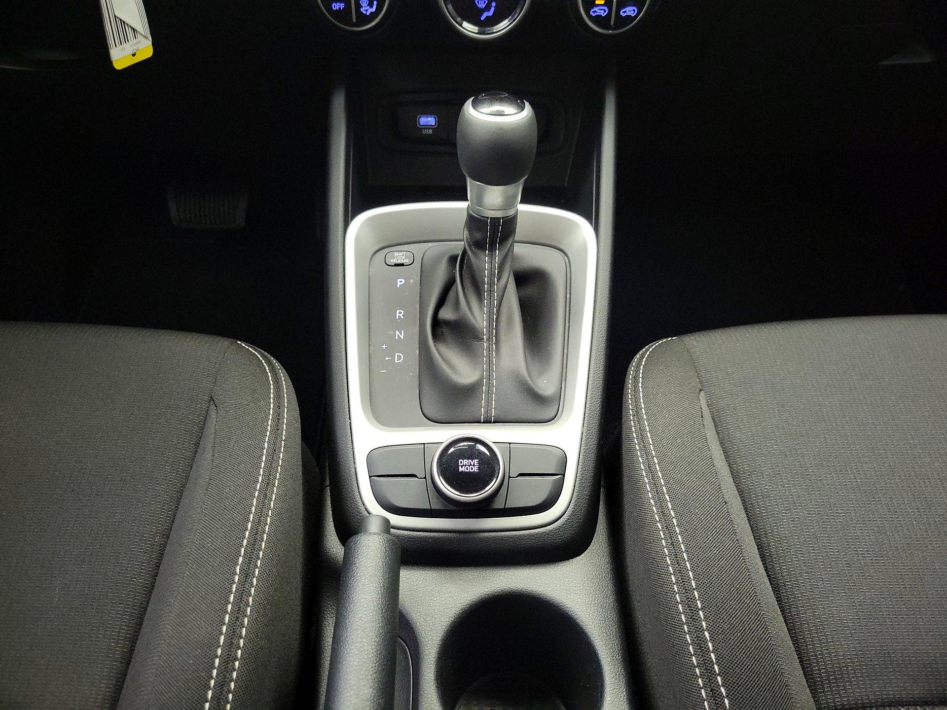 Thumbnail: 2023 Hyundai Venue - 17