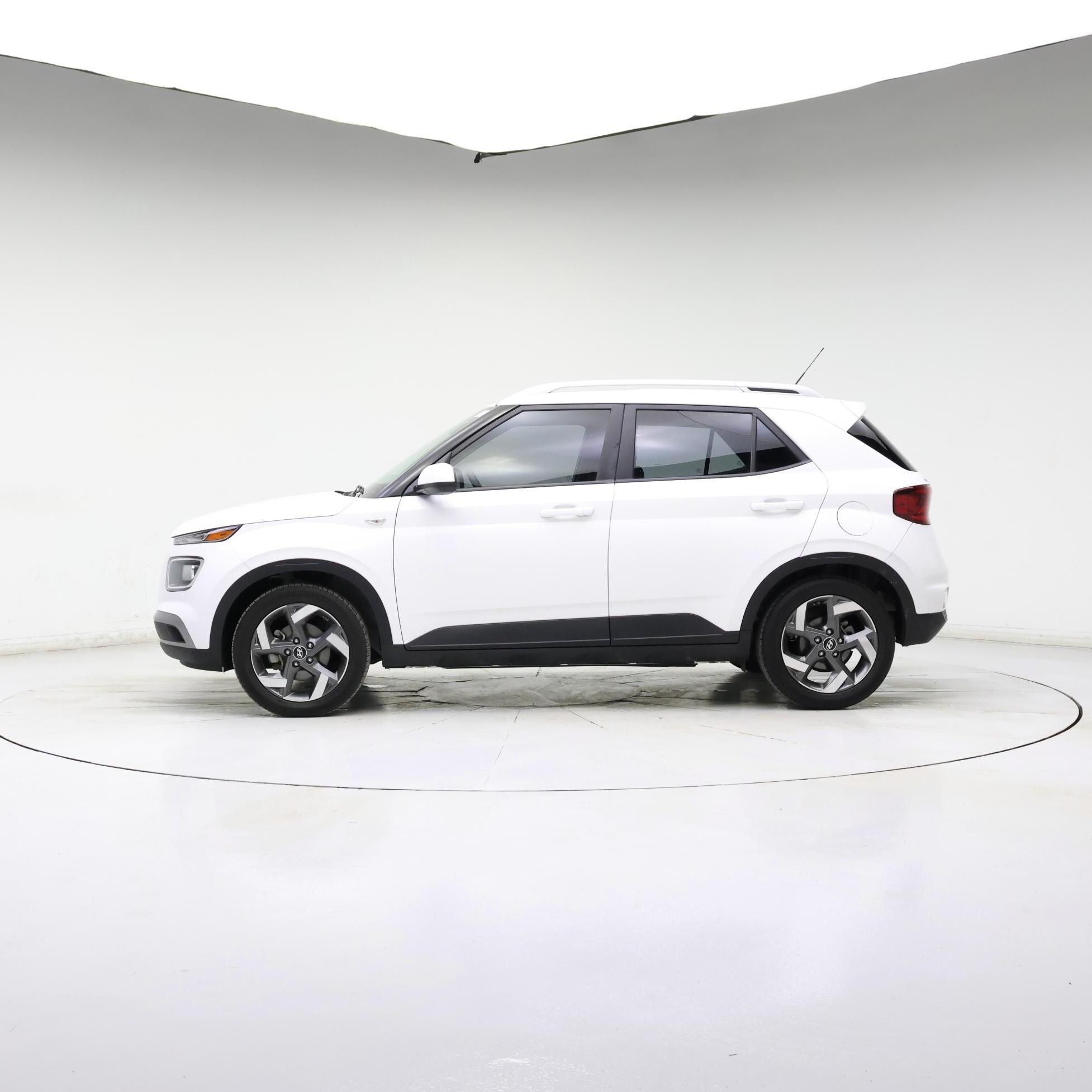 Thumbnail: 2023 Hyundai Venue - 3