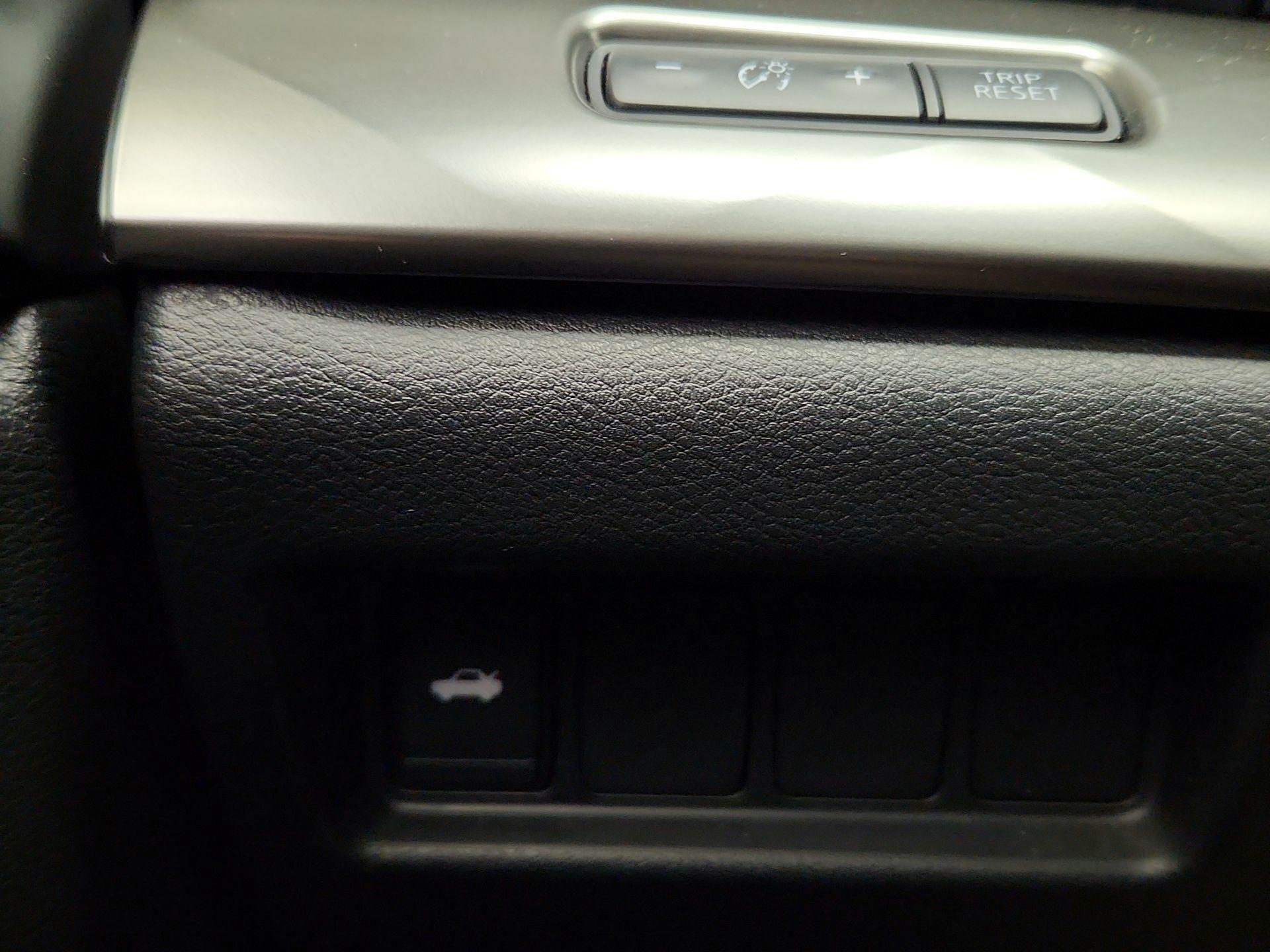 Thumbnail: 2019 Nissan Maxima - 13
