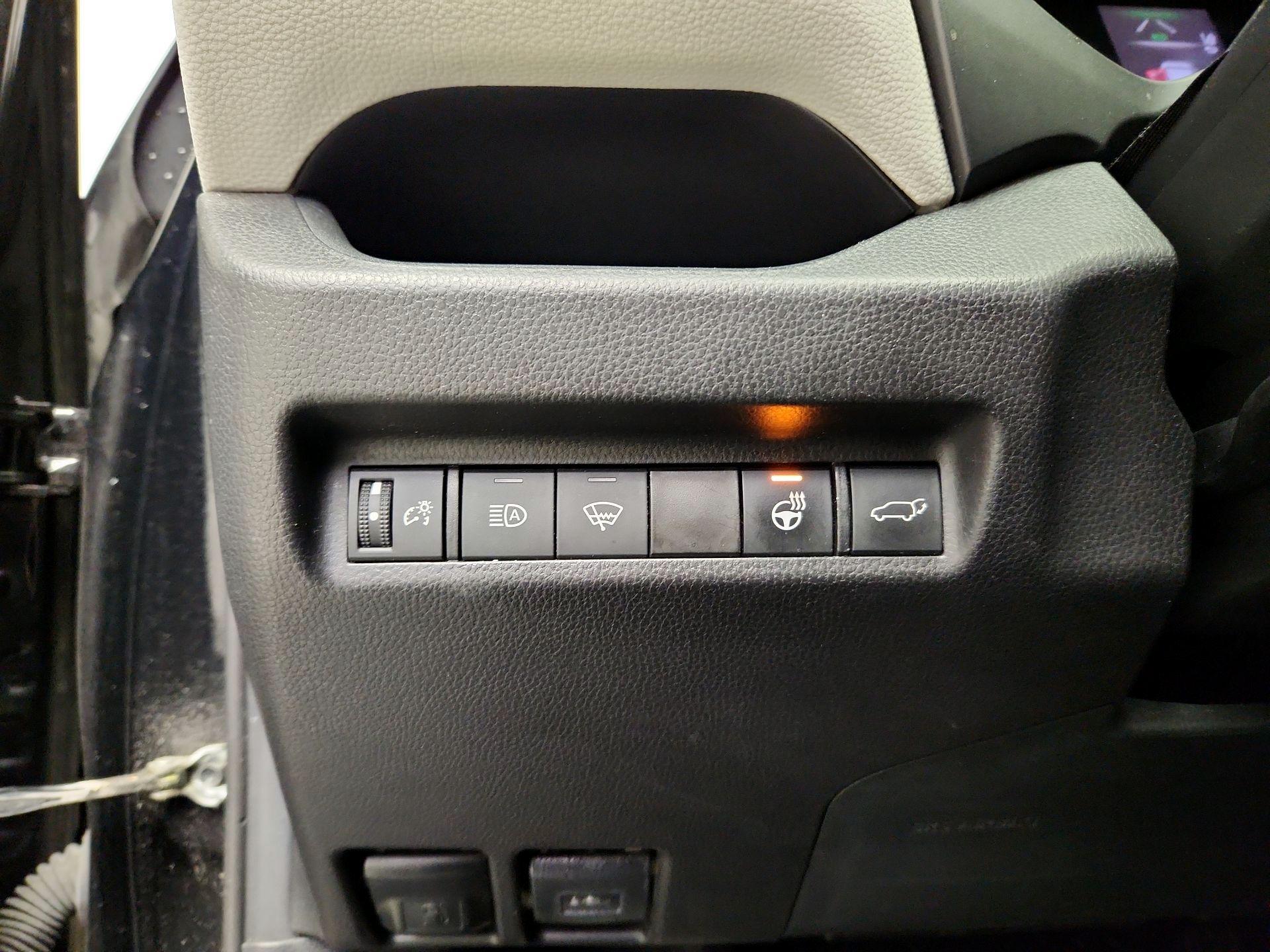 Thumbnail: 2021 Toyota RAV4 - 13