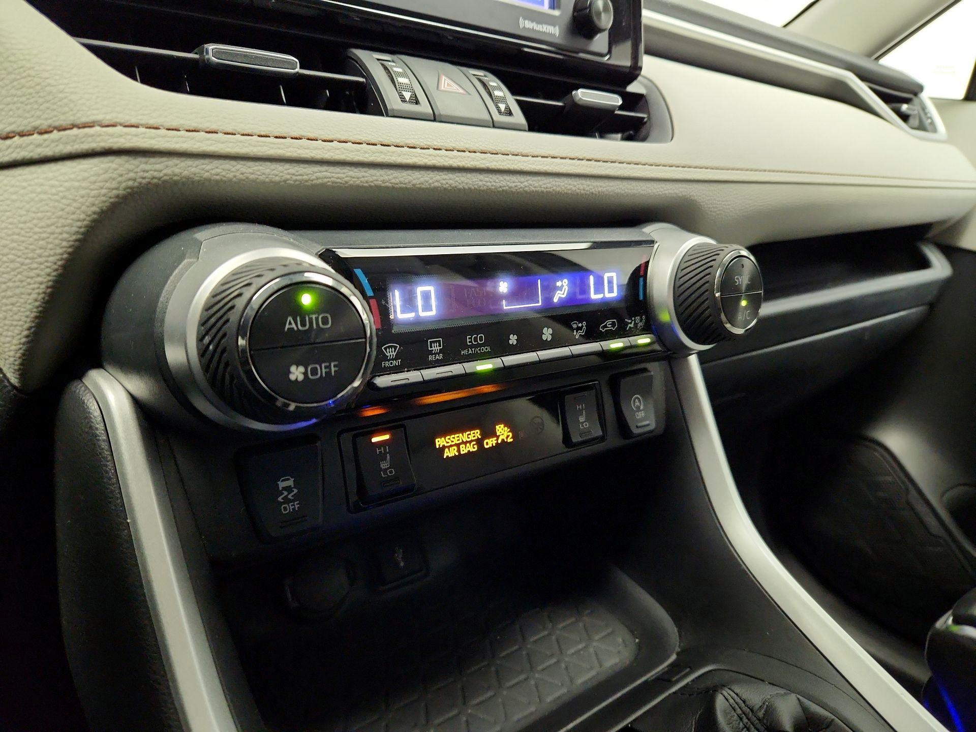 Thumbnail: 2021 Toyota RAV4 - 16