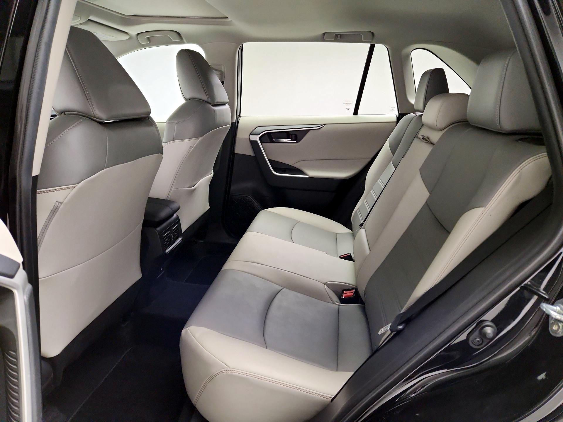 Thumbnail: 2021 Toyota RAV4 - 20