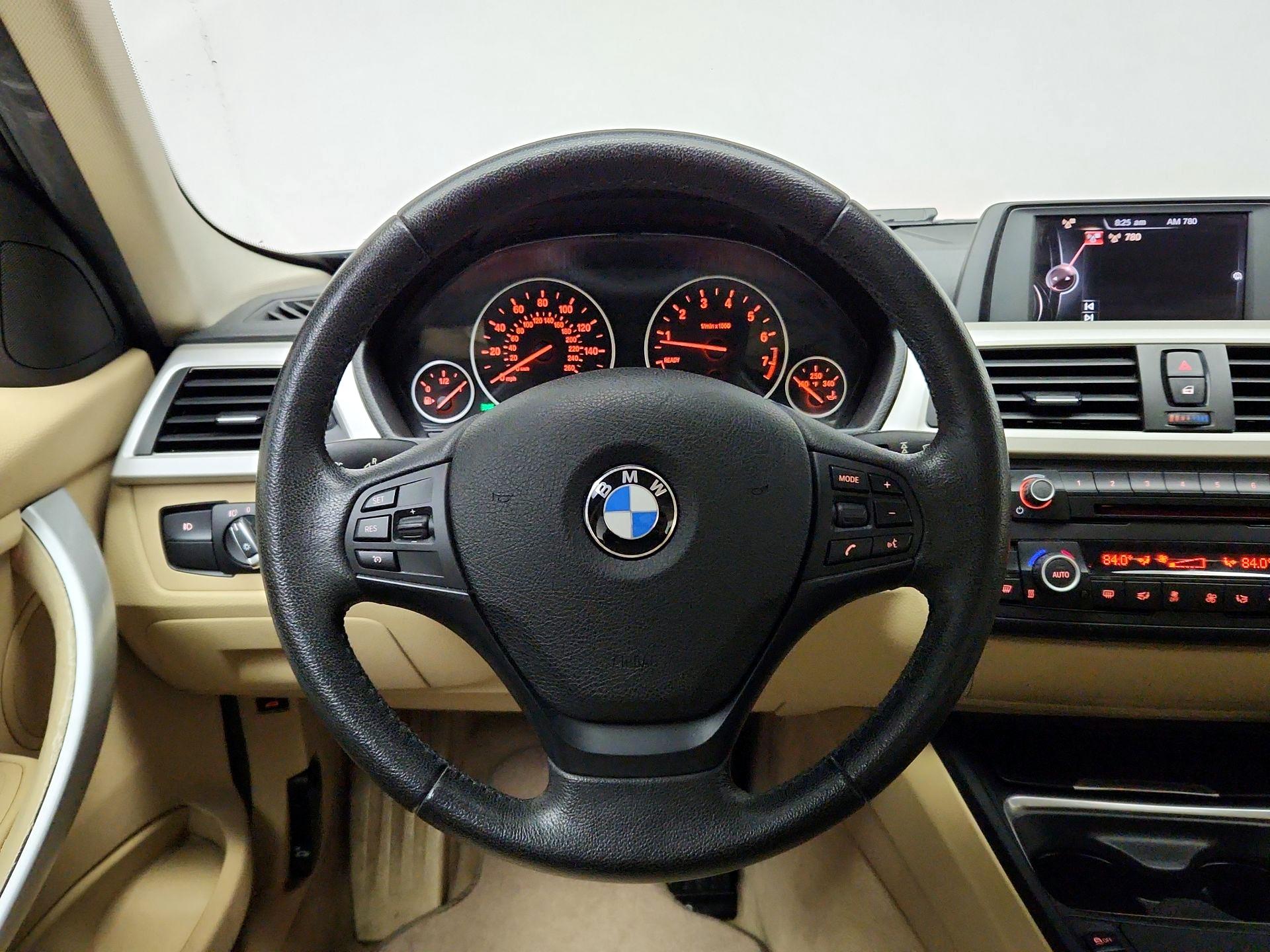 Thumbnail: 2015 BMW 3 Series - 10