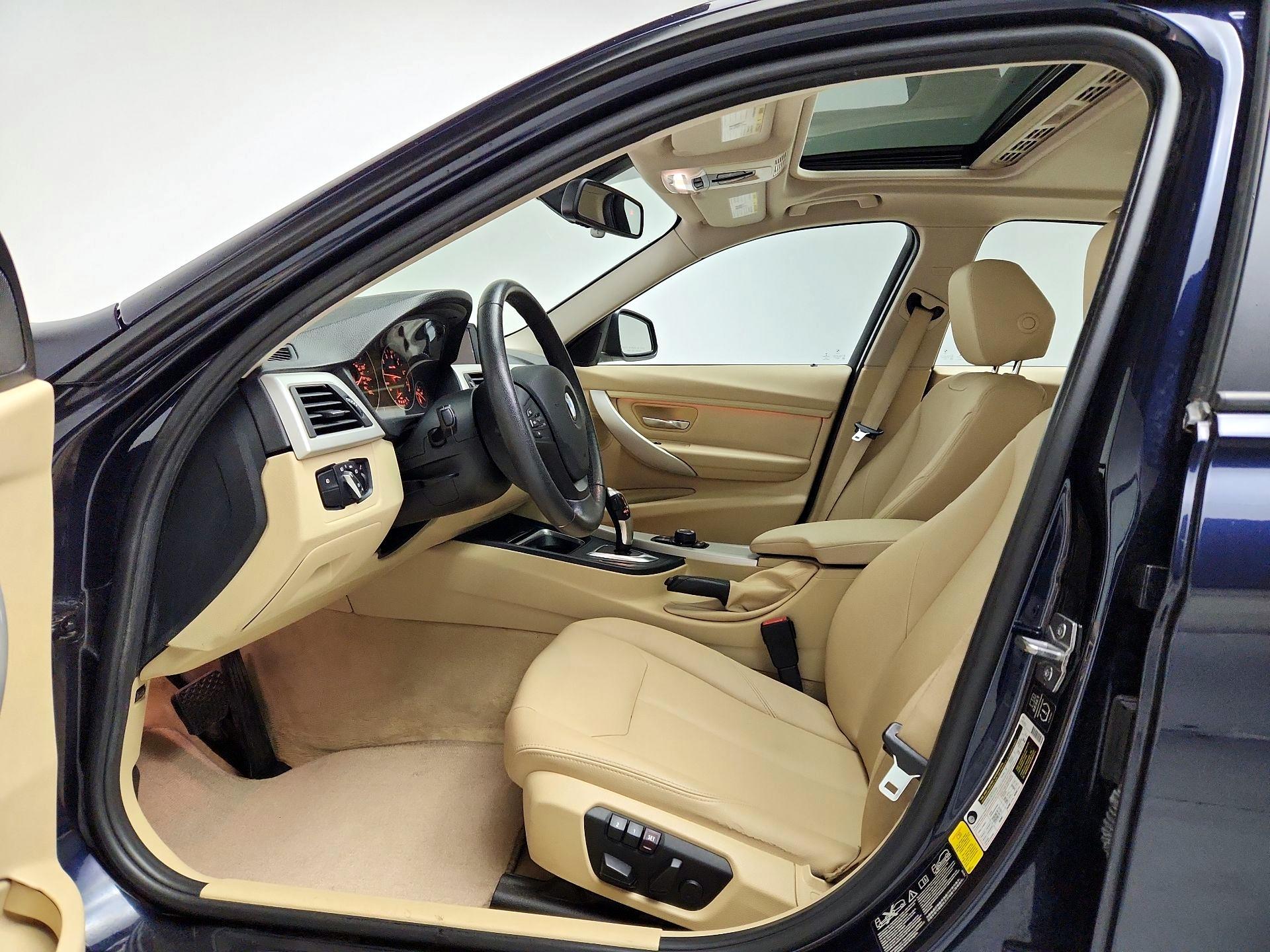 Thumbnail: 2015 BMW 3 Series - 11