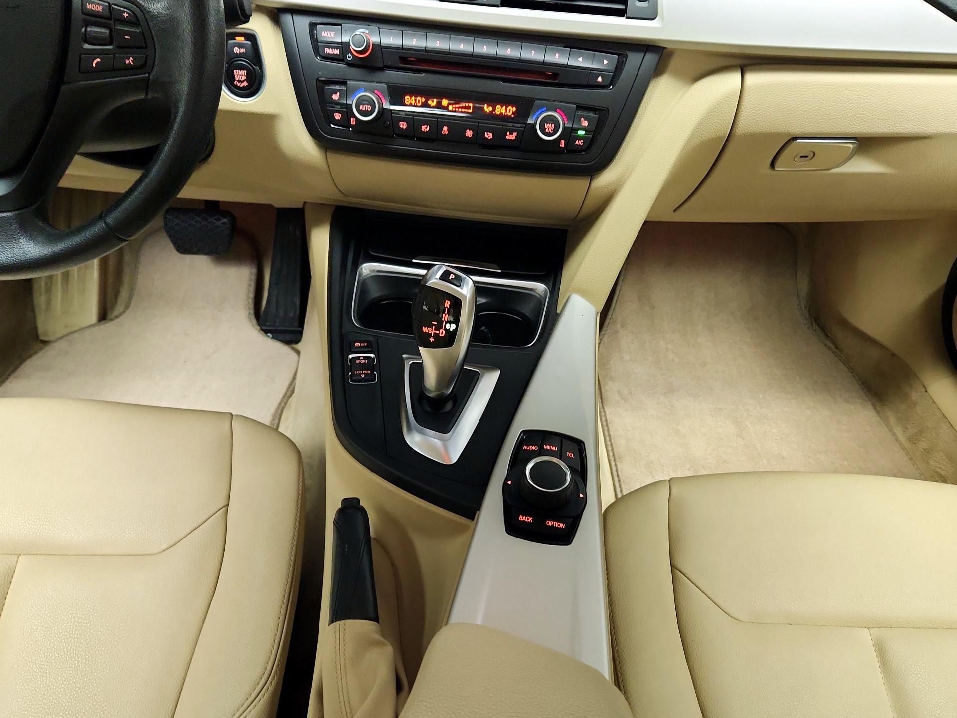 Thumbnail: 2015 BMW 3 Series - 16