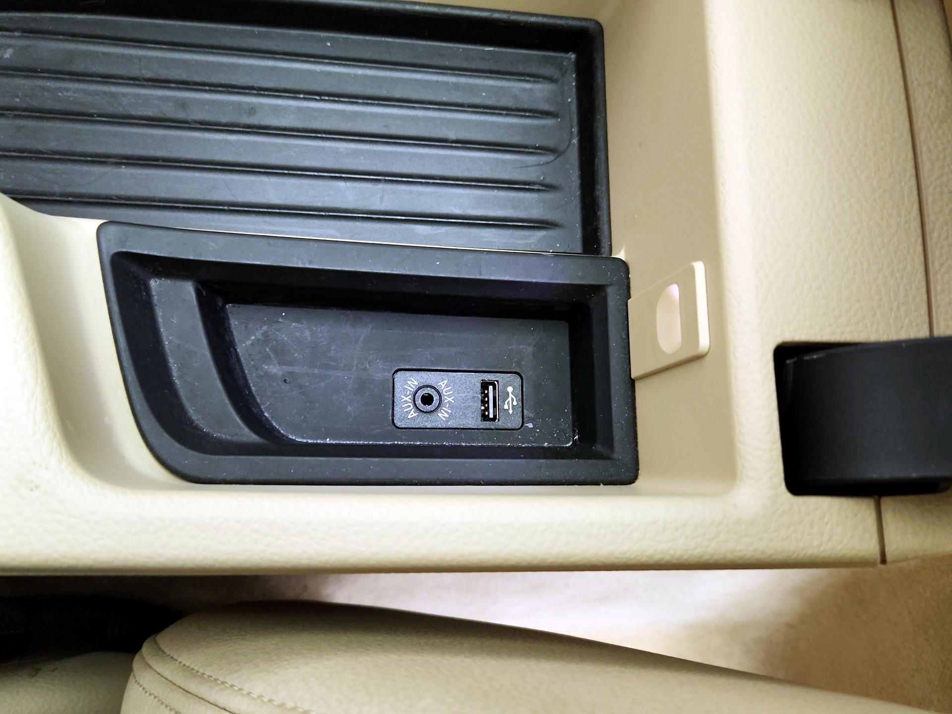 Thumbnail: 2015 BMW 3 Series - 17