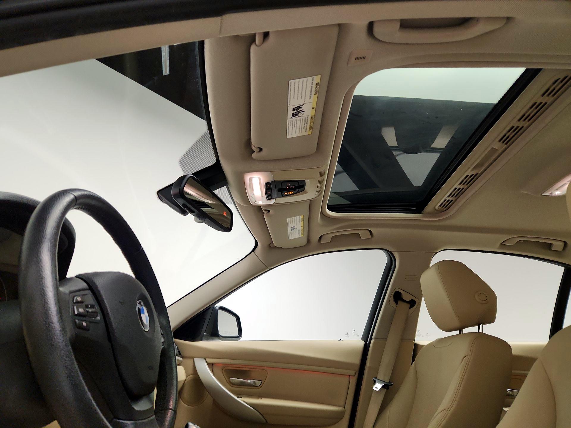 Thumbnail: 2015 BMW 3 Series - 18