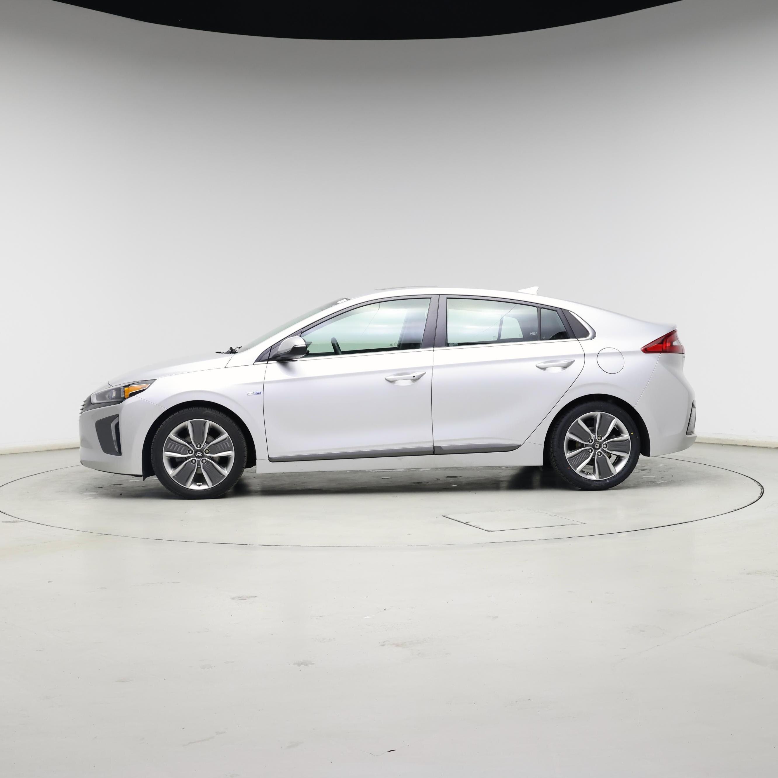 Thumbnail: 2018 Hyundai Ioniq - 3