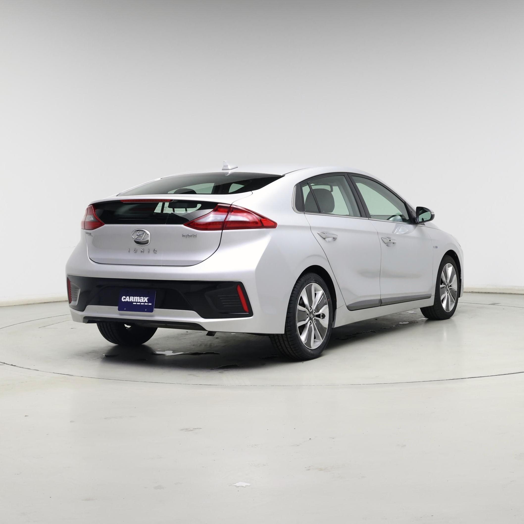 Thumbnail: 2018 Hyundai Ioniq - 8