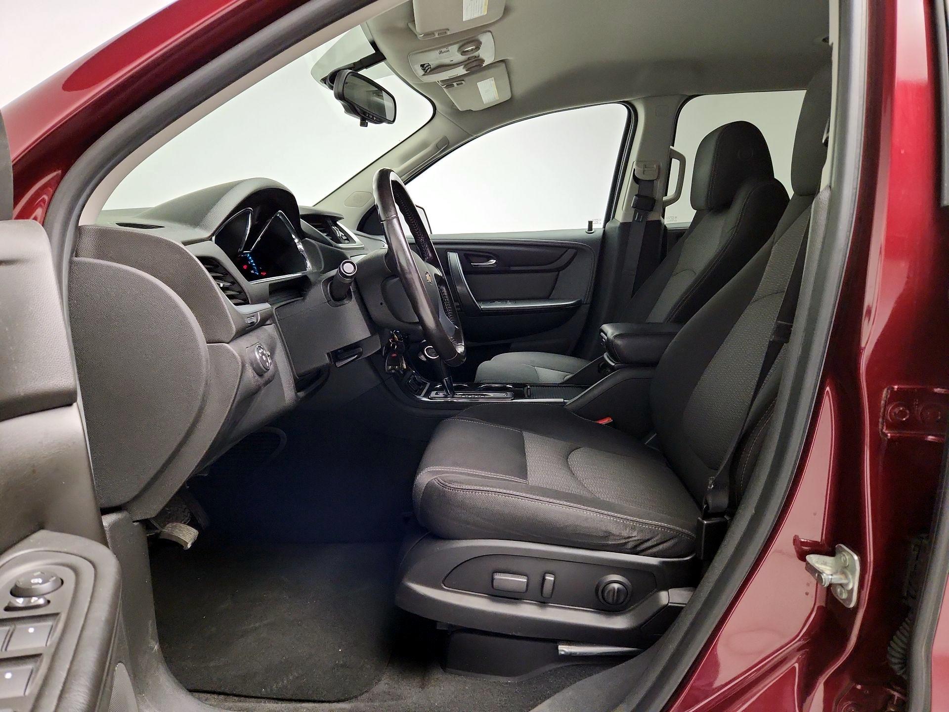 Thumbnail: 2017 Chevrolet Traverse - 11