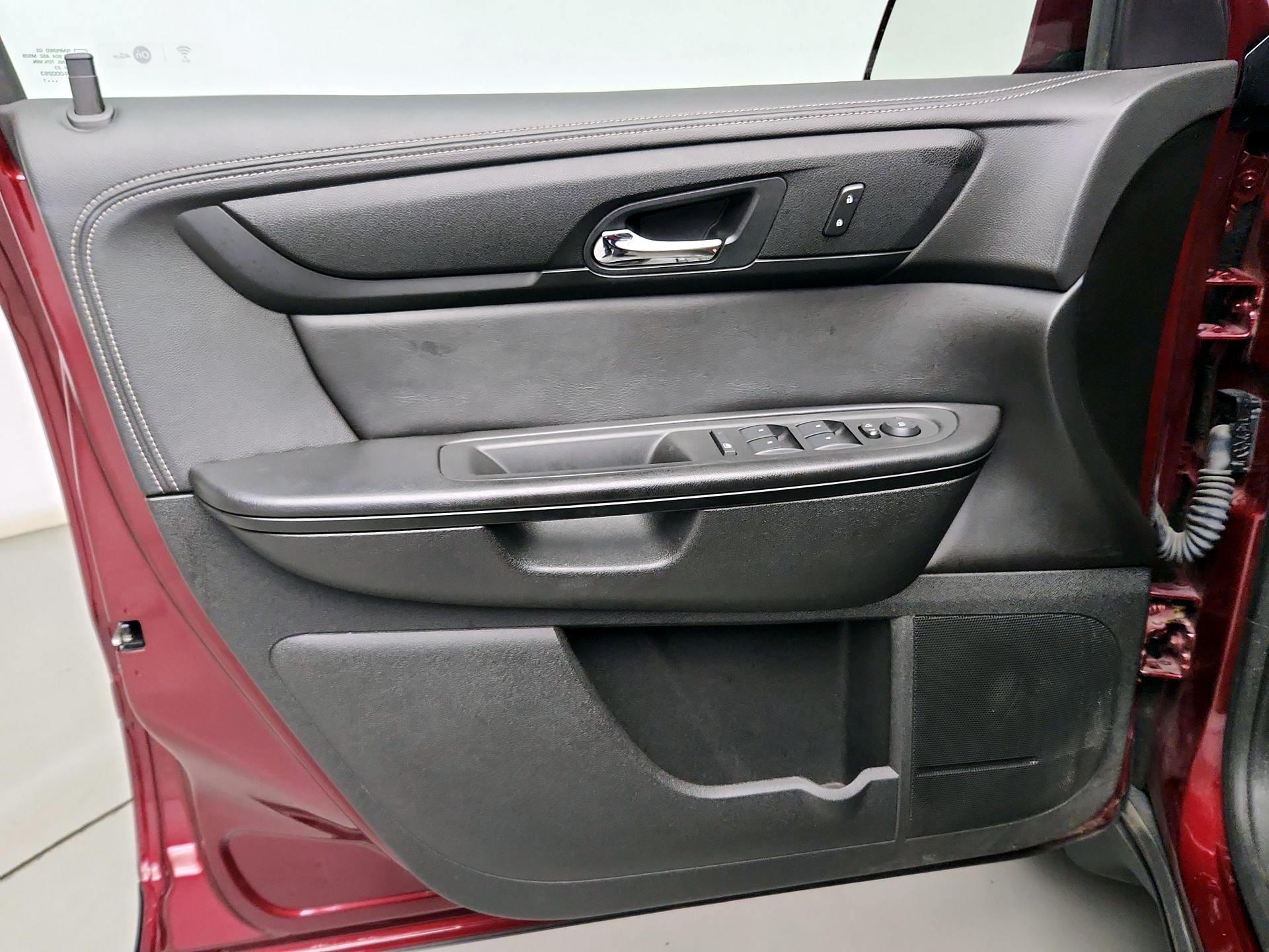 Thumbnail: 2017 Chevrolet Traverse - 12