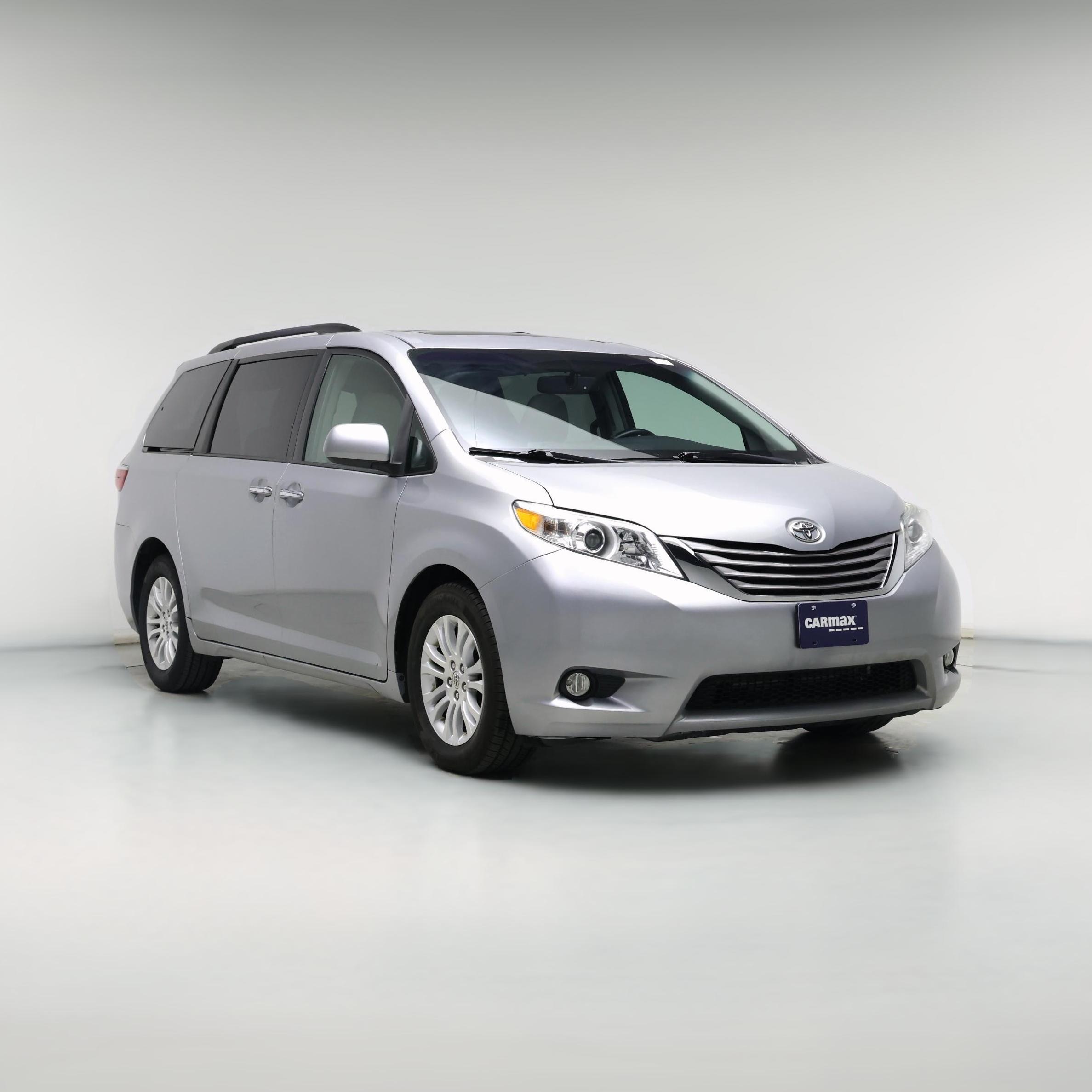 Thumbnail: 2015 Toyota Sienna - 1