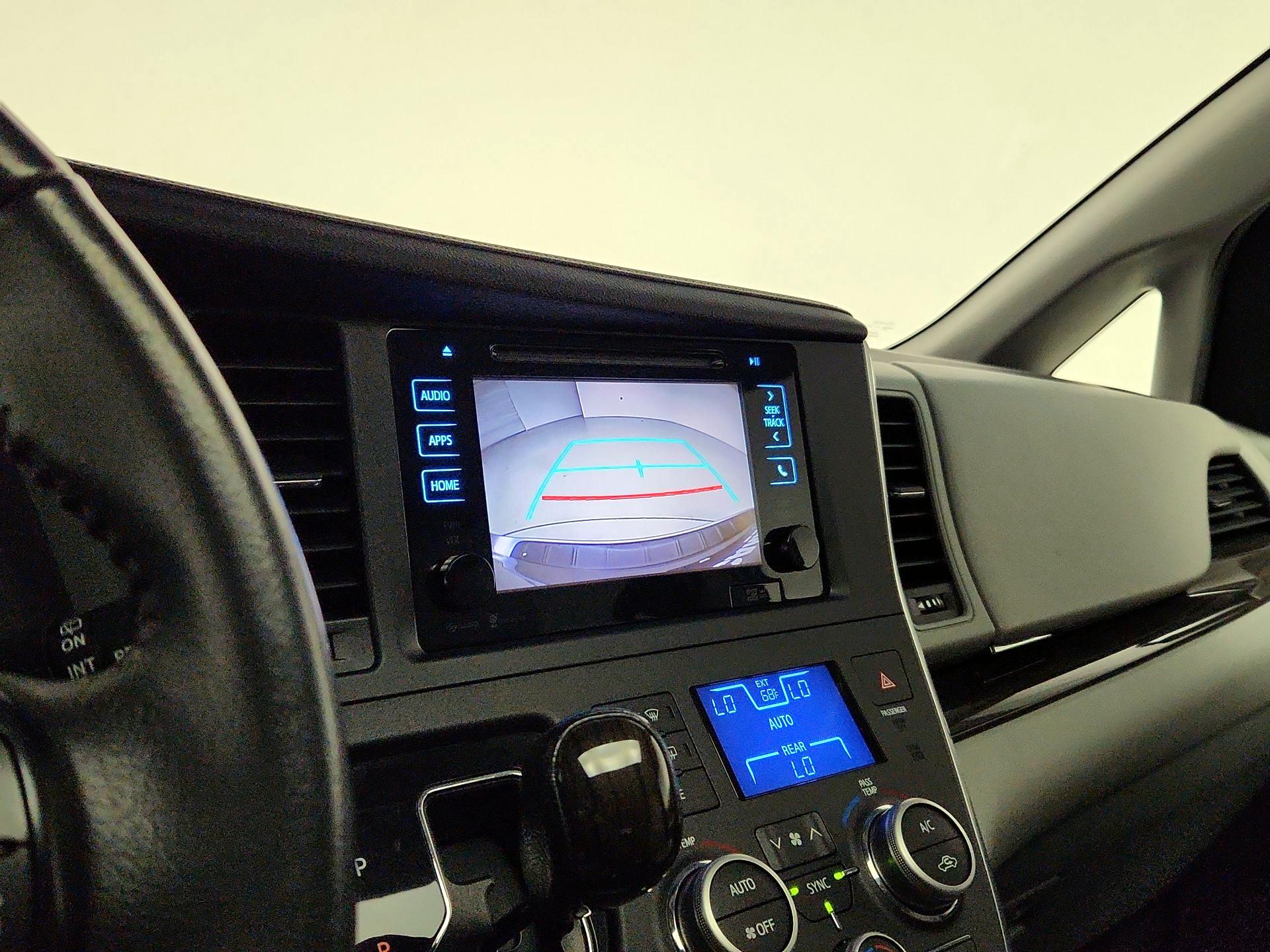 Thumbnail: 2015 Toyota Sienna - 14