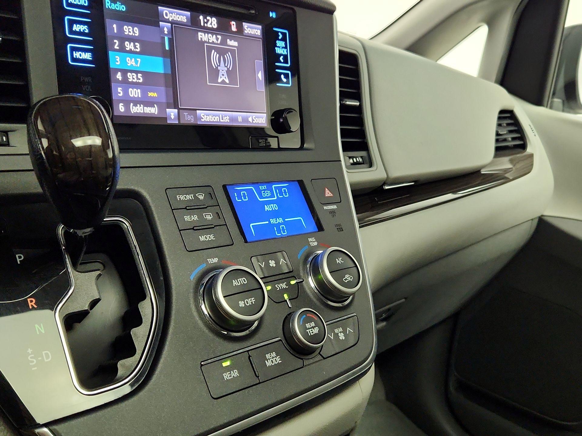 Thumbnail: 2015 Toyota Sienna - 16