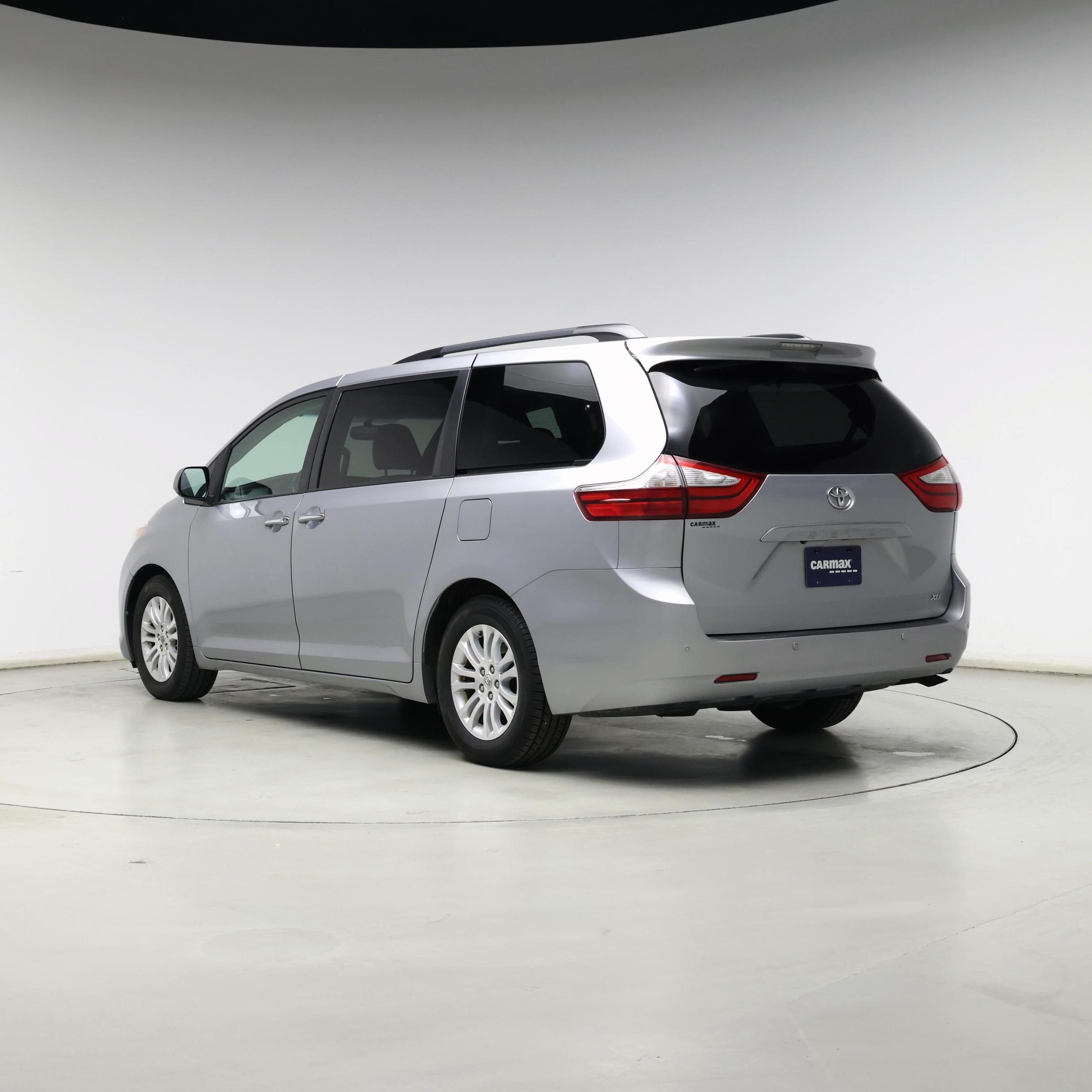 Thumbnail: 2015 Toyota Sienna - 2