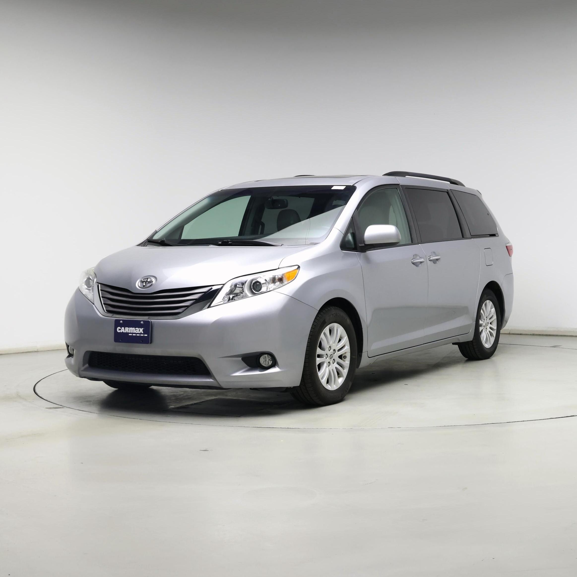 Thumbnail: 2015 Toyota Sienna - 4