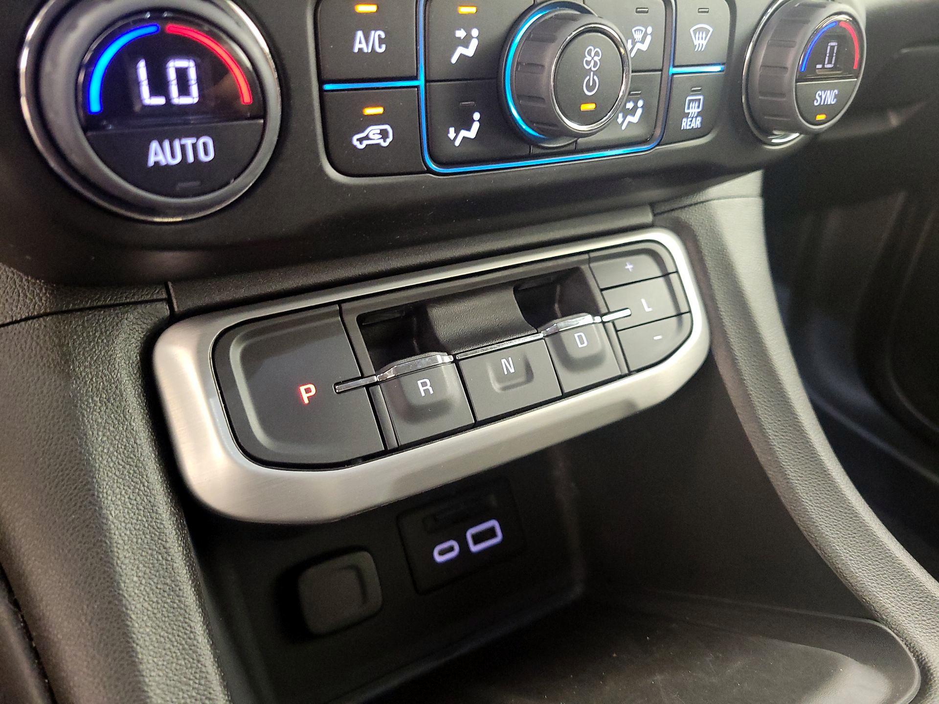 Thumbnail: 2023 GMC Acadia - 18