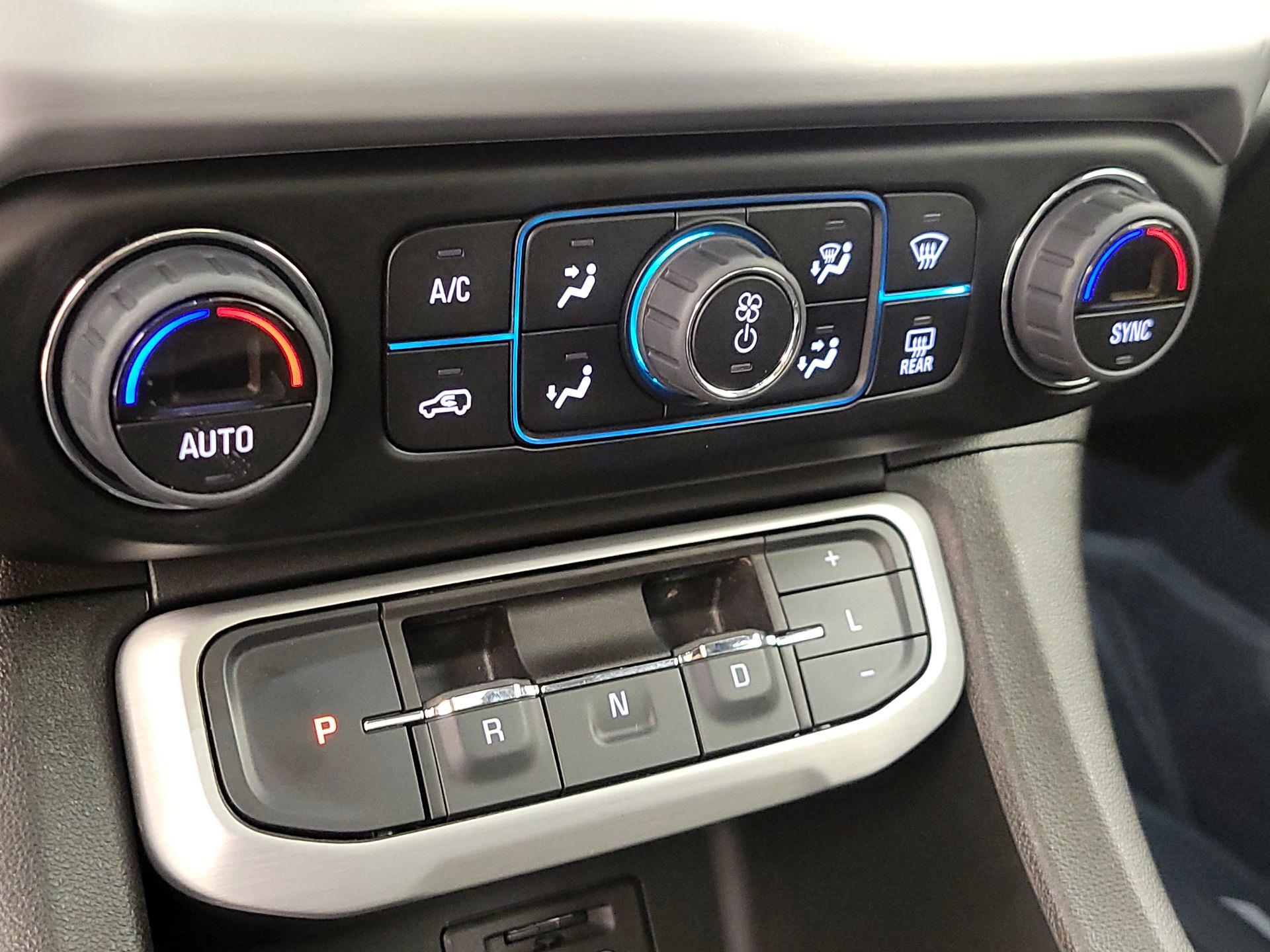 Thumbnail: 2023 GMC Acadia - 16