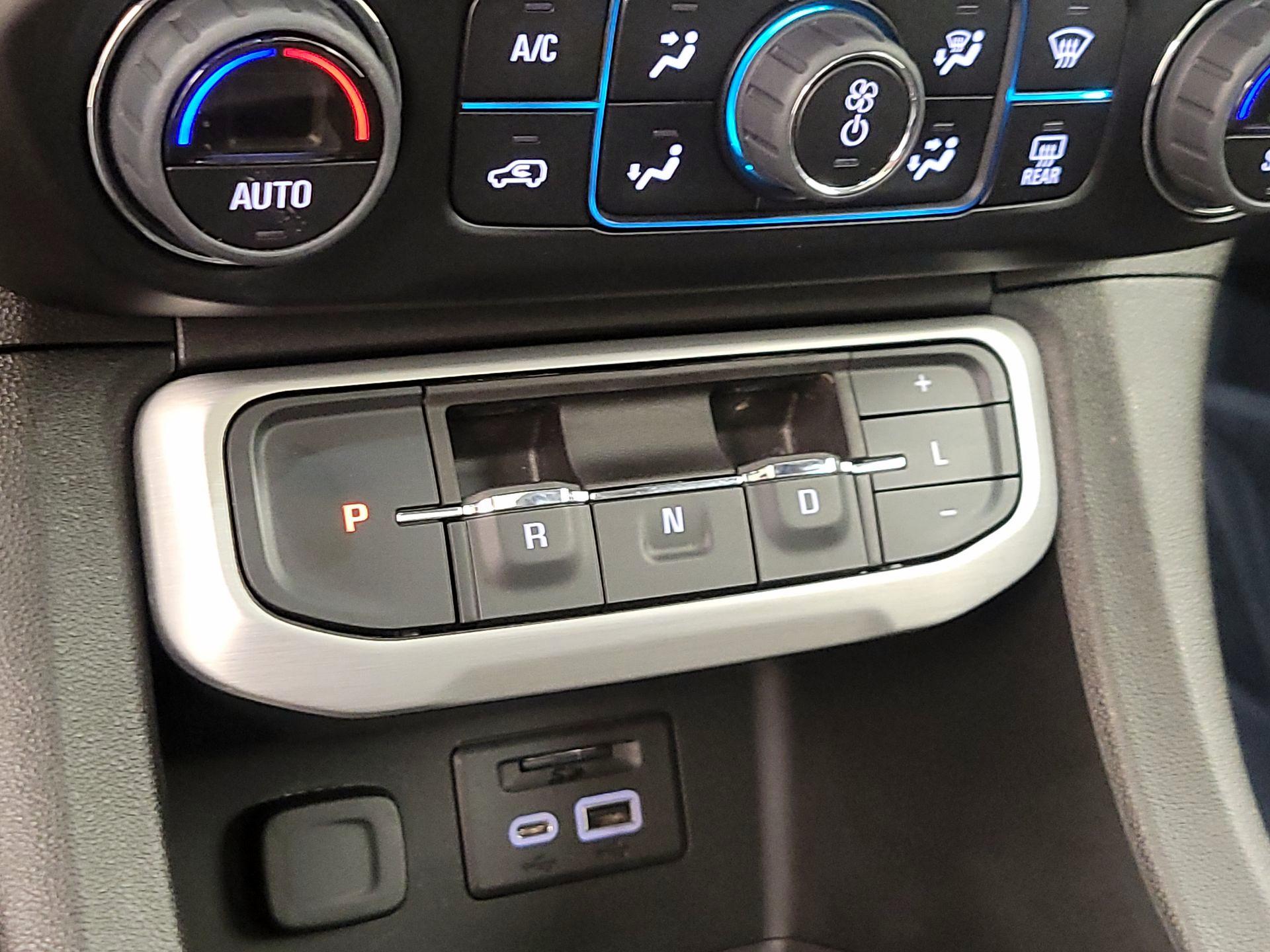 Thumbnail: 2023 GMC Acadia - 17