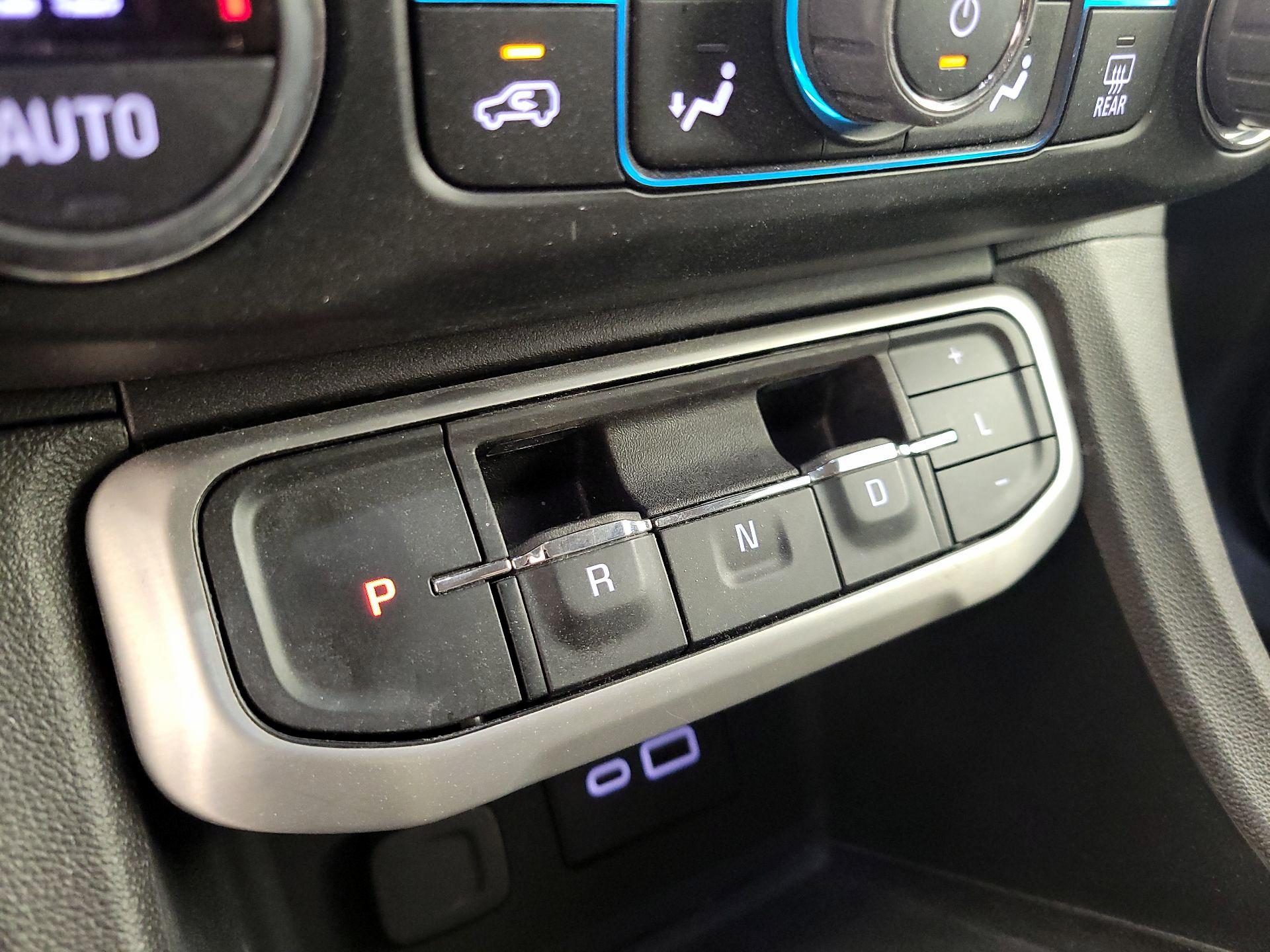 Thumbnail: 2023 GMC Acadia - 17