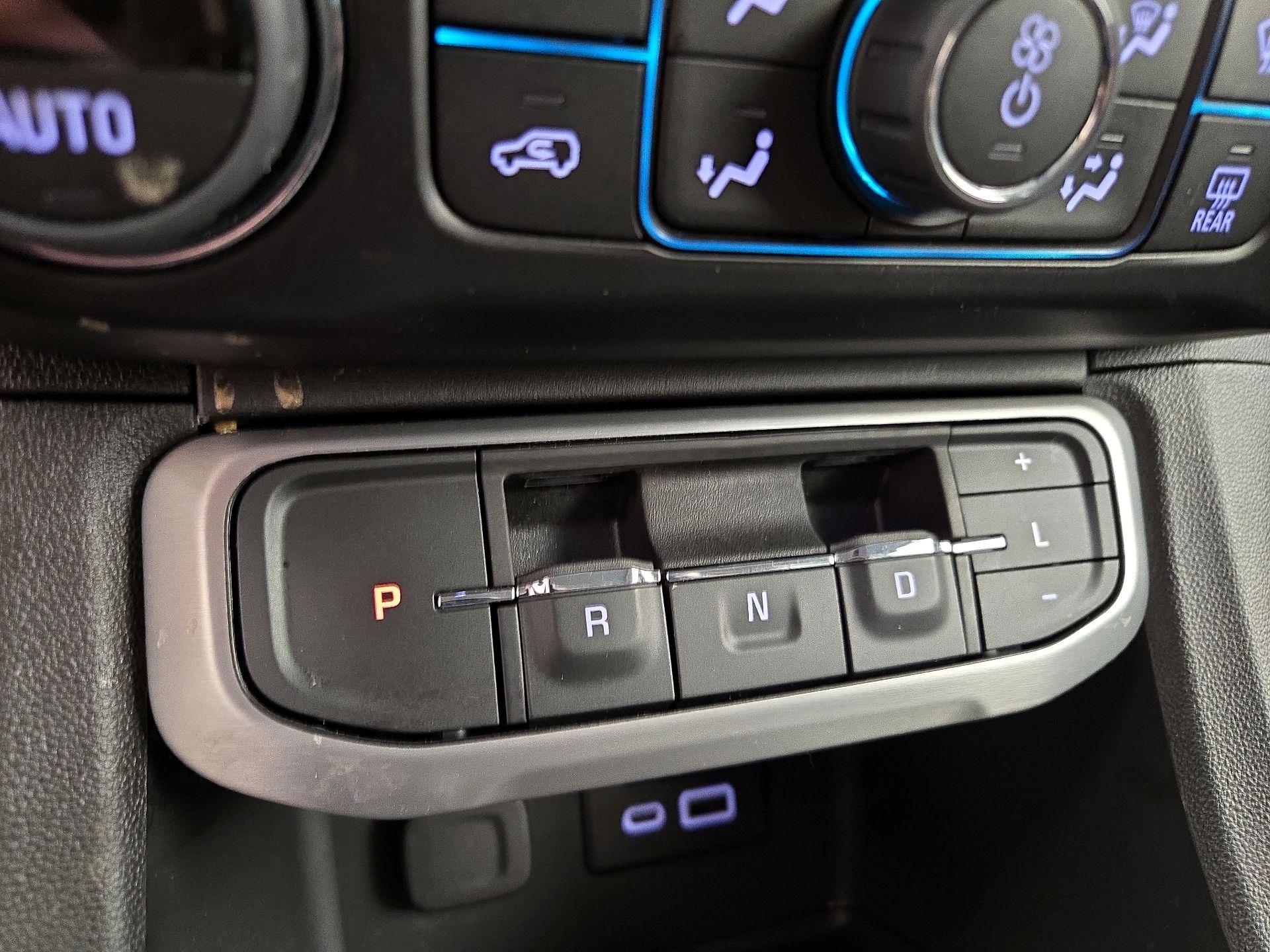 Thumbnail: 2023 GMC Acadia - 18