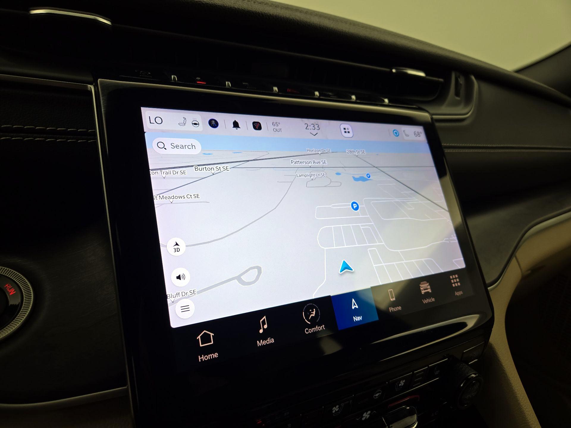 Thumbnail: 2023 Jeep Grand Cherokee - 14