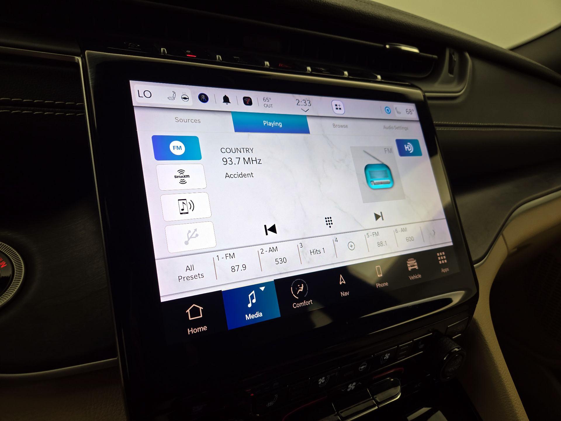 Thumbnail: 2023 Jeep Grand Cherokee - 16