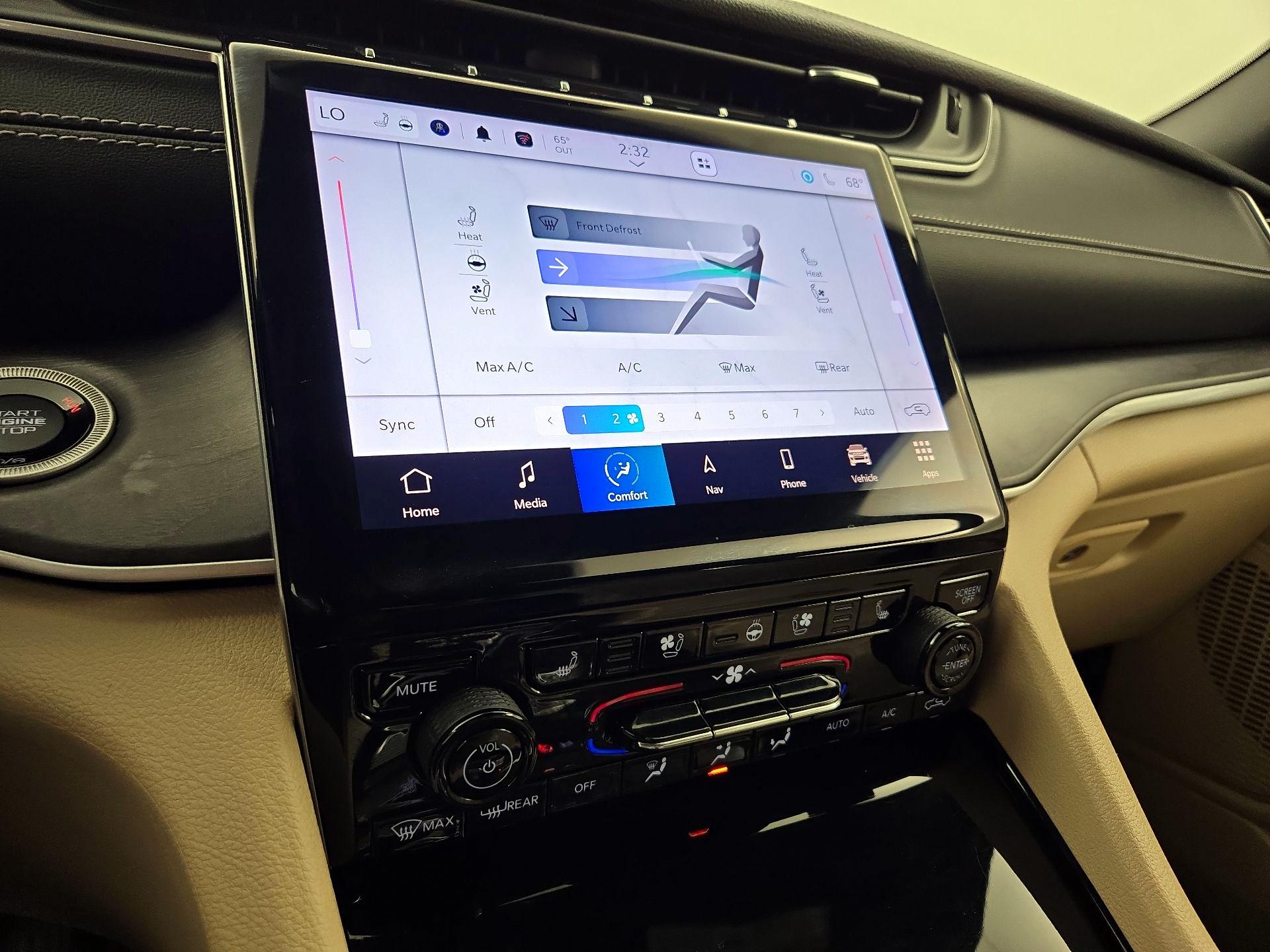 Thumbnail: 2023 Jeep Grand Cherokee - 17