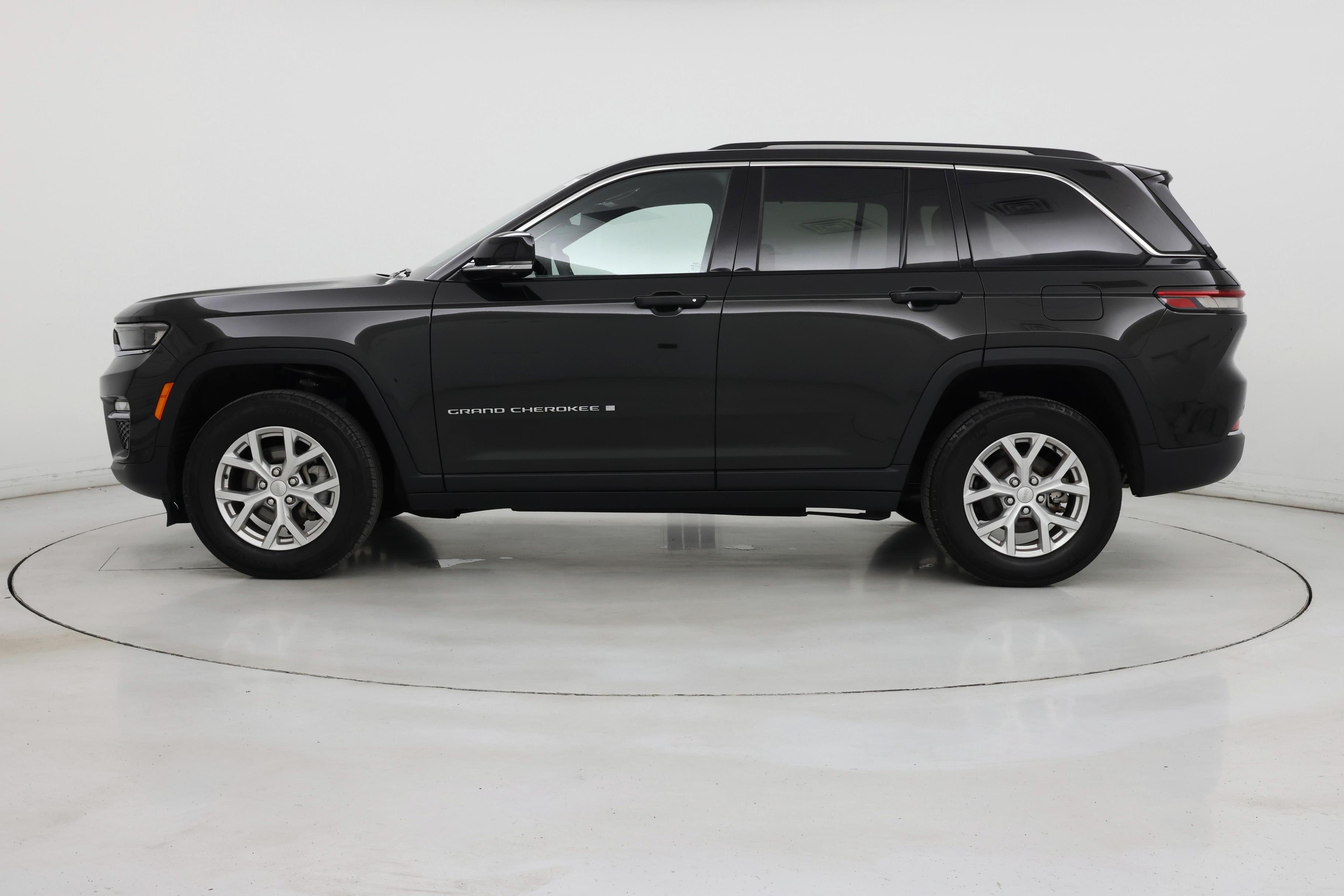 Thumbnail: 2023 Jeep Grand Cherokee - 3