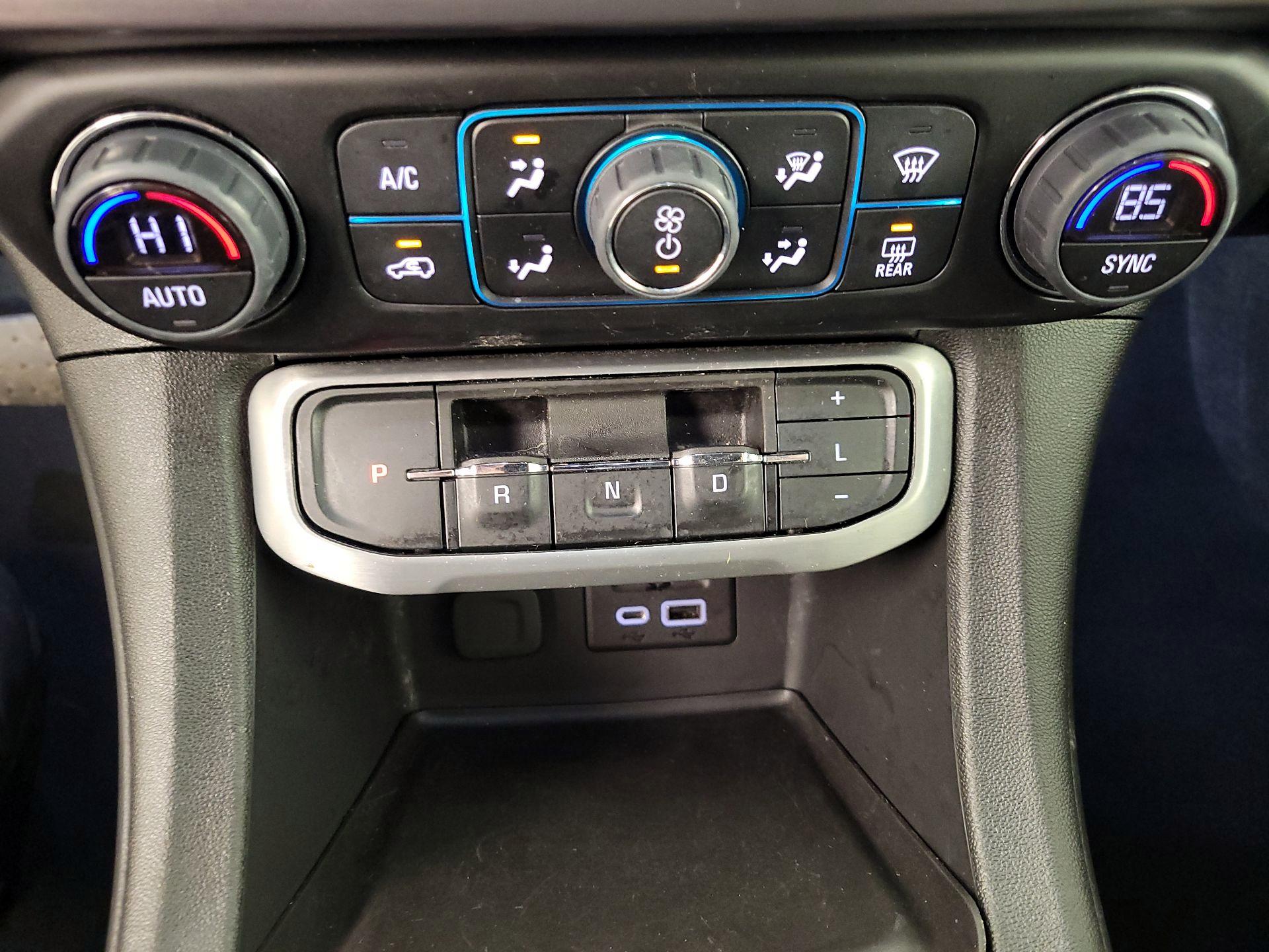 Thumbnail: 2023 GMC Acadia - 17